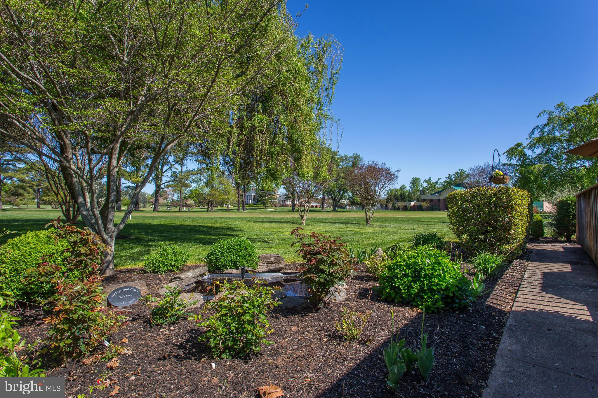 COUNTRY CLUB ESTATES - Residential