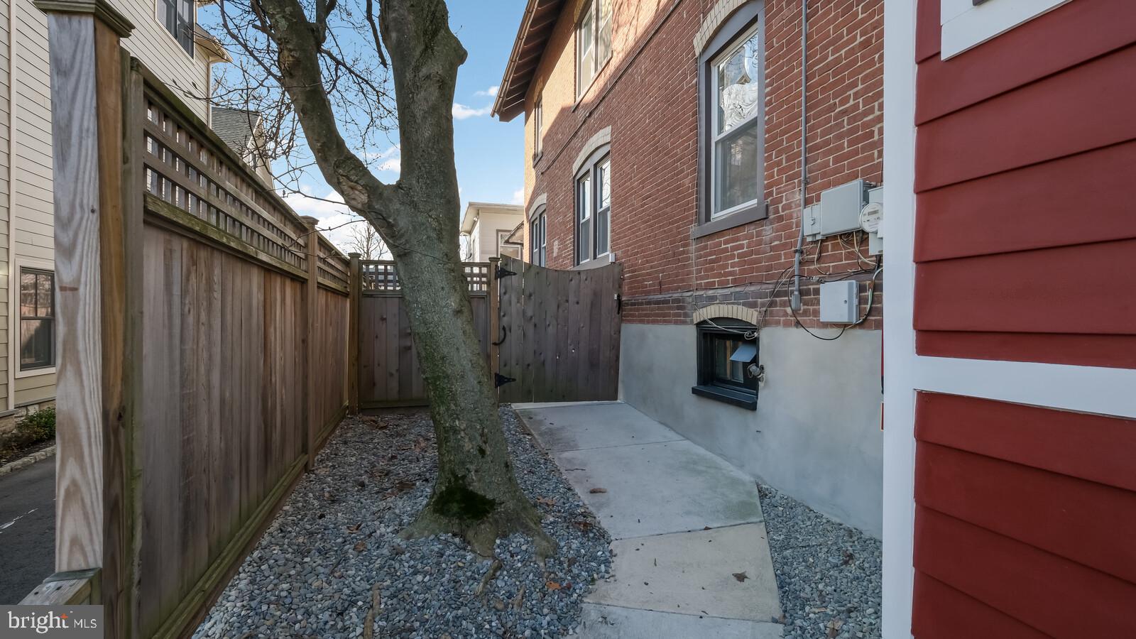 DOYLESTOWN BORO - Residential Lease