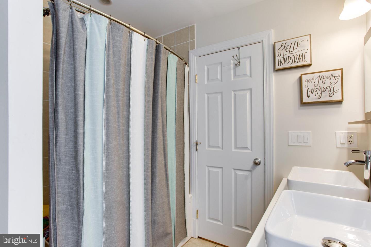 GLEN COVE - Residential Lease