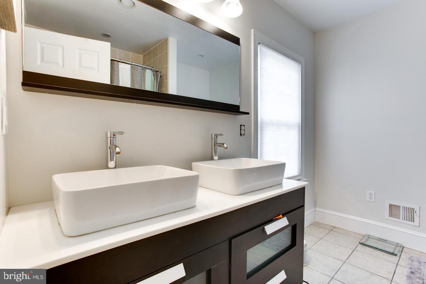 GLEN COVE - Residential Lease