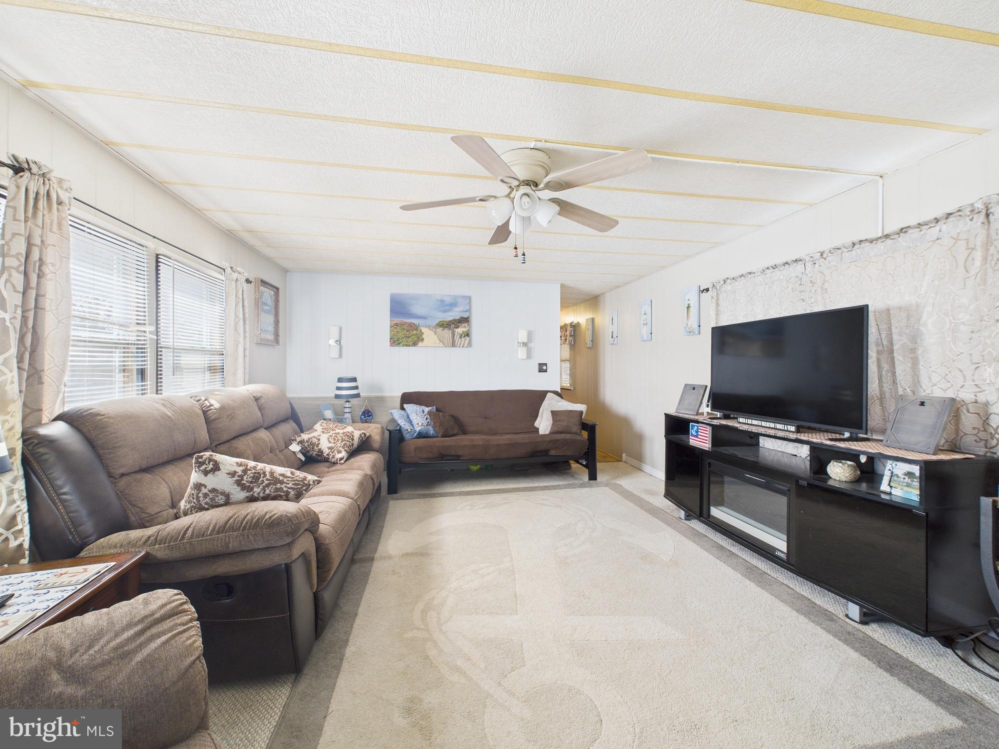 WHISPERING PINE MHP - Residential