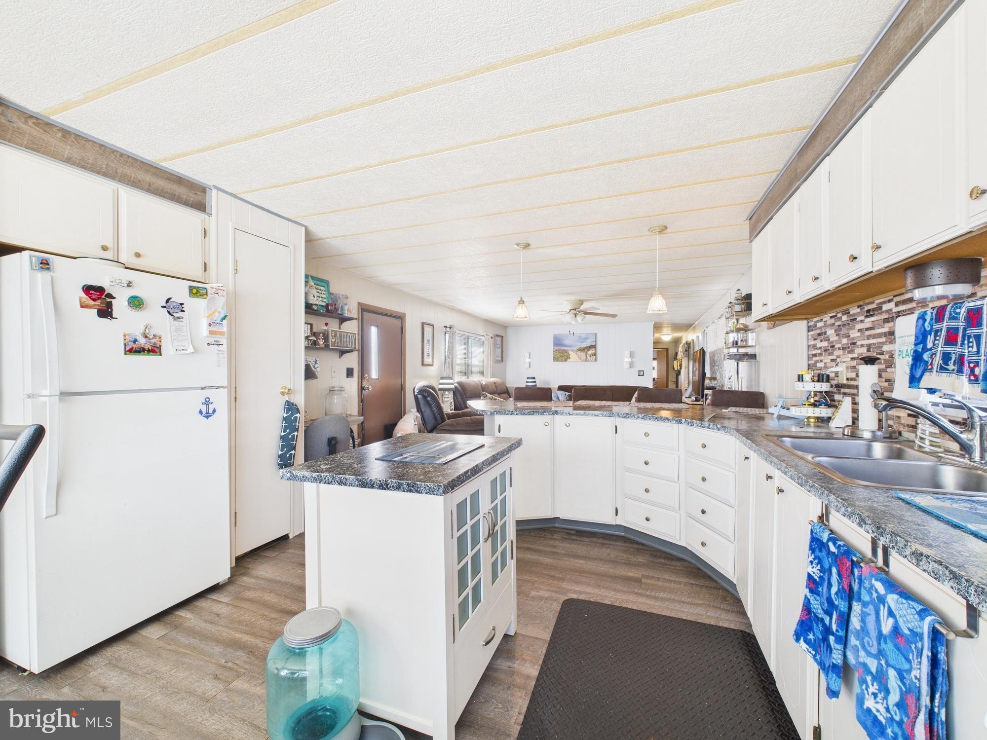 WHISPERING PINE MHP - Residential