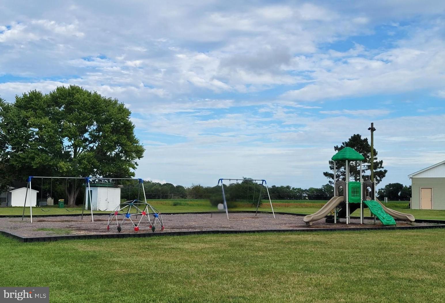 WHISPERING PINE MHP - Residential