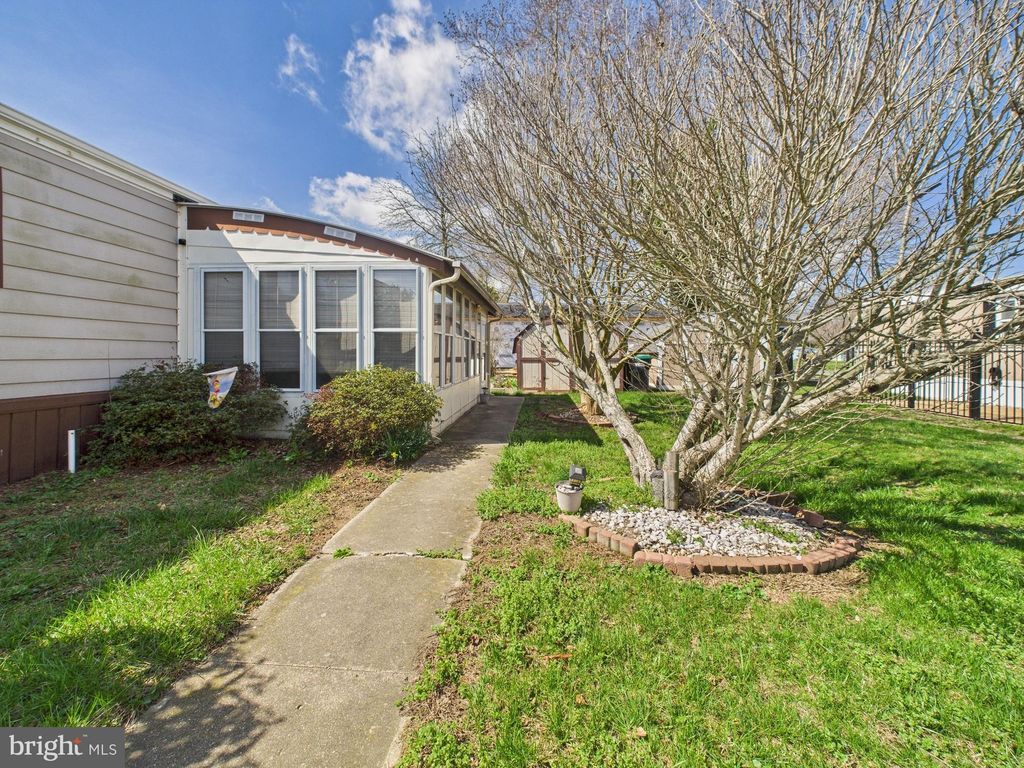 listing image 0