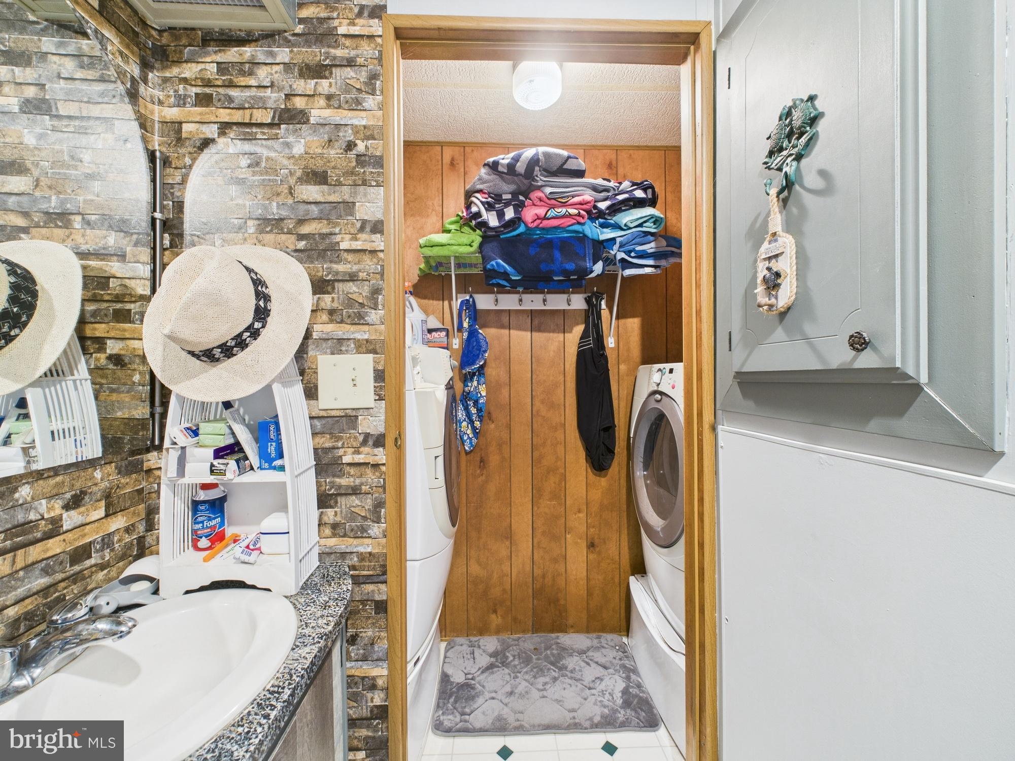 WHISPERING PINE MHP - Residential