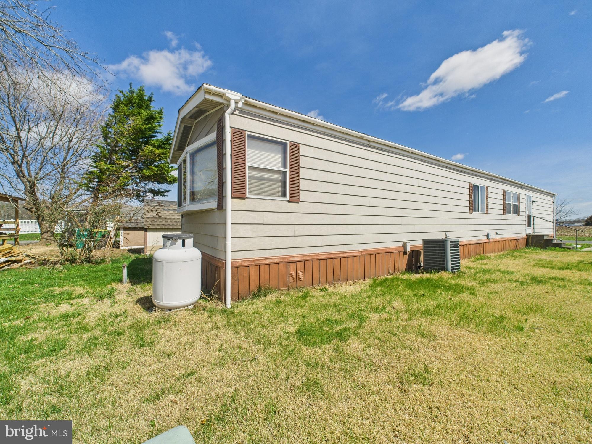 WHISPERING PINE MHP - Residential