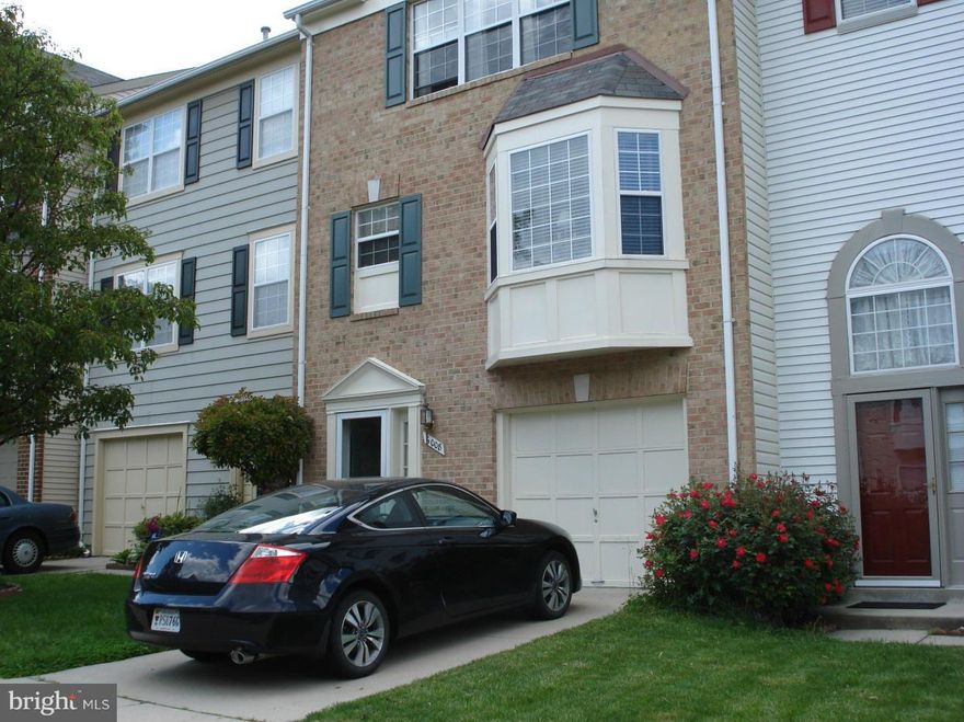 Garage Townhome in sought after Kingstown.  This 3 bedroom 2.5 bath is neutral and ready for new tenants.  Beautiful Hardwood floors on the main level, nice deck off the kitchen, and fenced in rear yard.  Home is close to shopping, restaurants, and public transportation.  $50 application fee per adult applicant.Pets case by case.  No smokers.   Call before going so tenant can secure the dog.