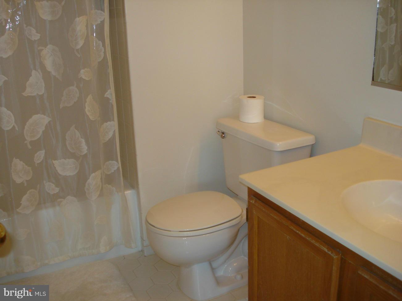 KINGSTOWNE - Residential Lease