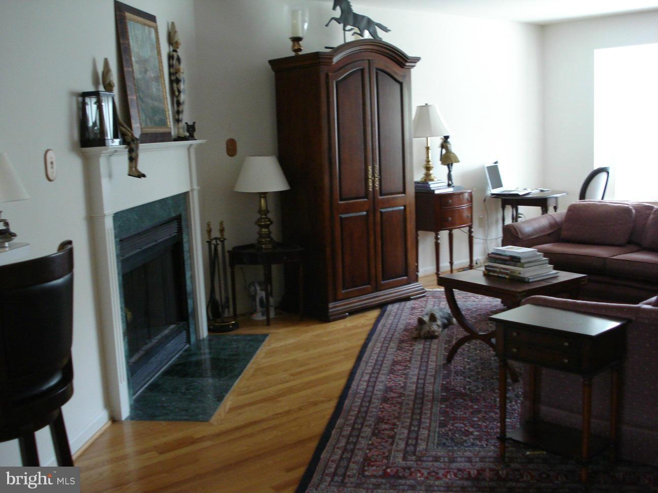 KINGSTOWNE - Residential Lease