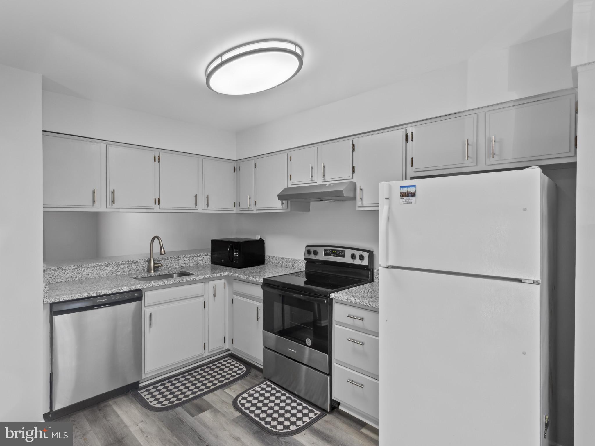 GREENCASTLE MANOR - Residential