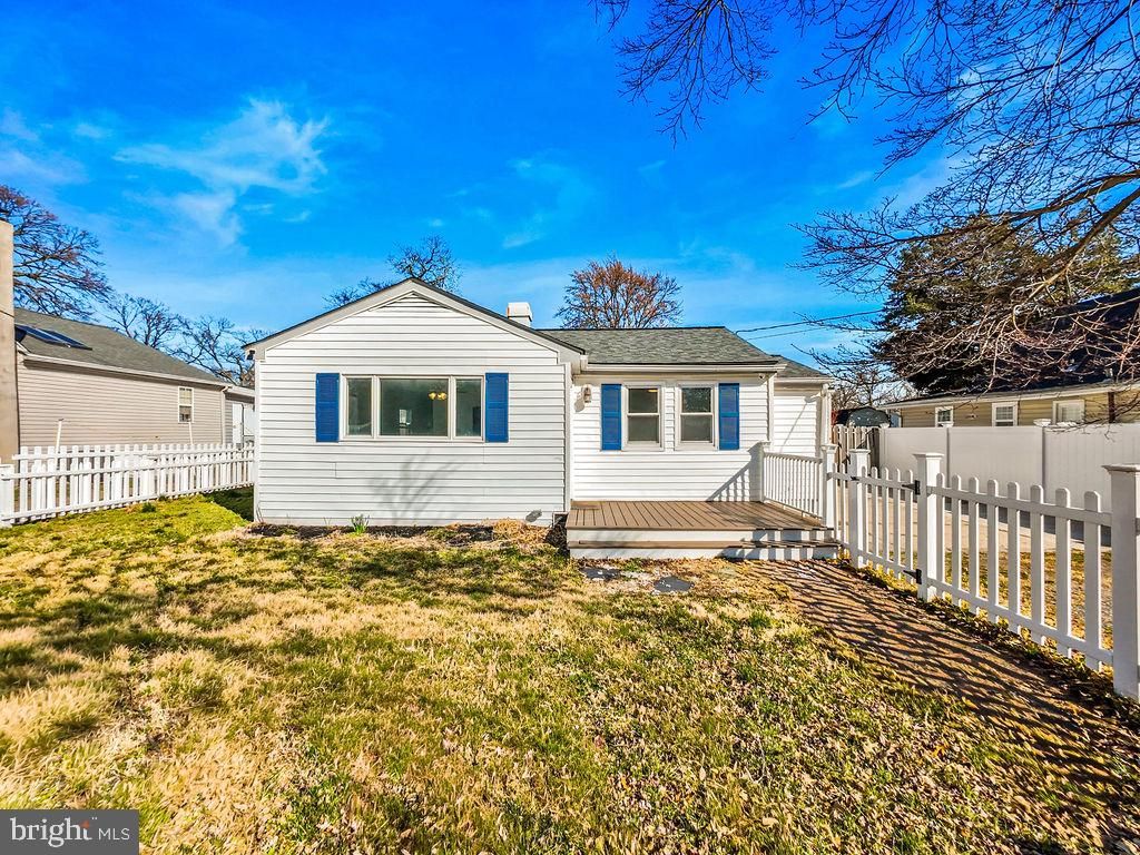 Photo of 279 Magothy Beach Road, PASADENA, MD 21122 (MLS # MDAA2138720)