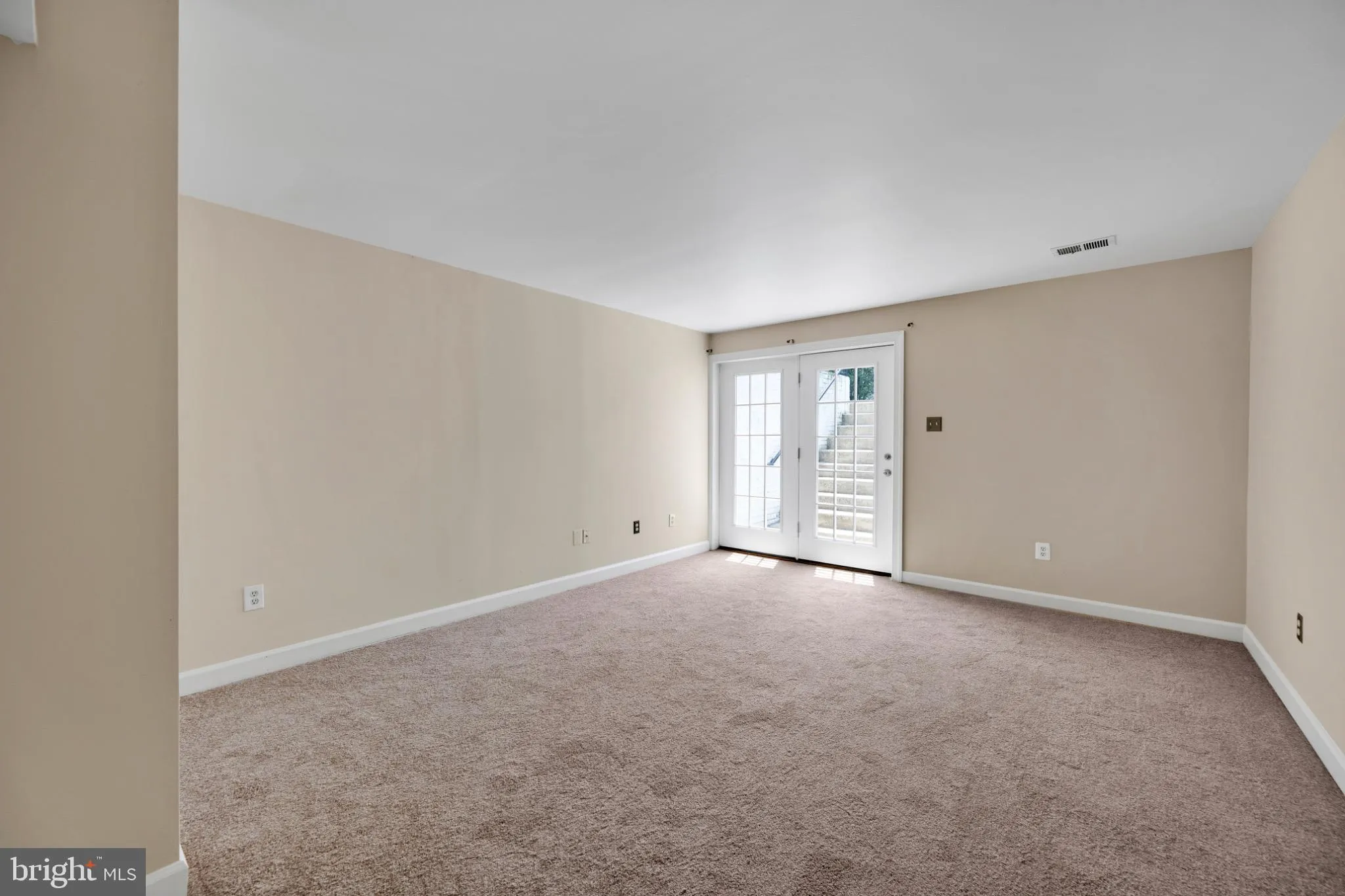 Harbeson, Delaware 19951, United States, 5 Bedrooms Bedrooms, ,4 BathroomsBathrooms,Residential,Active,182934