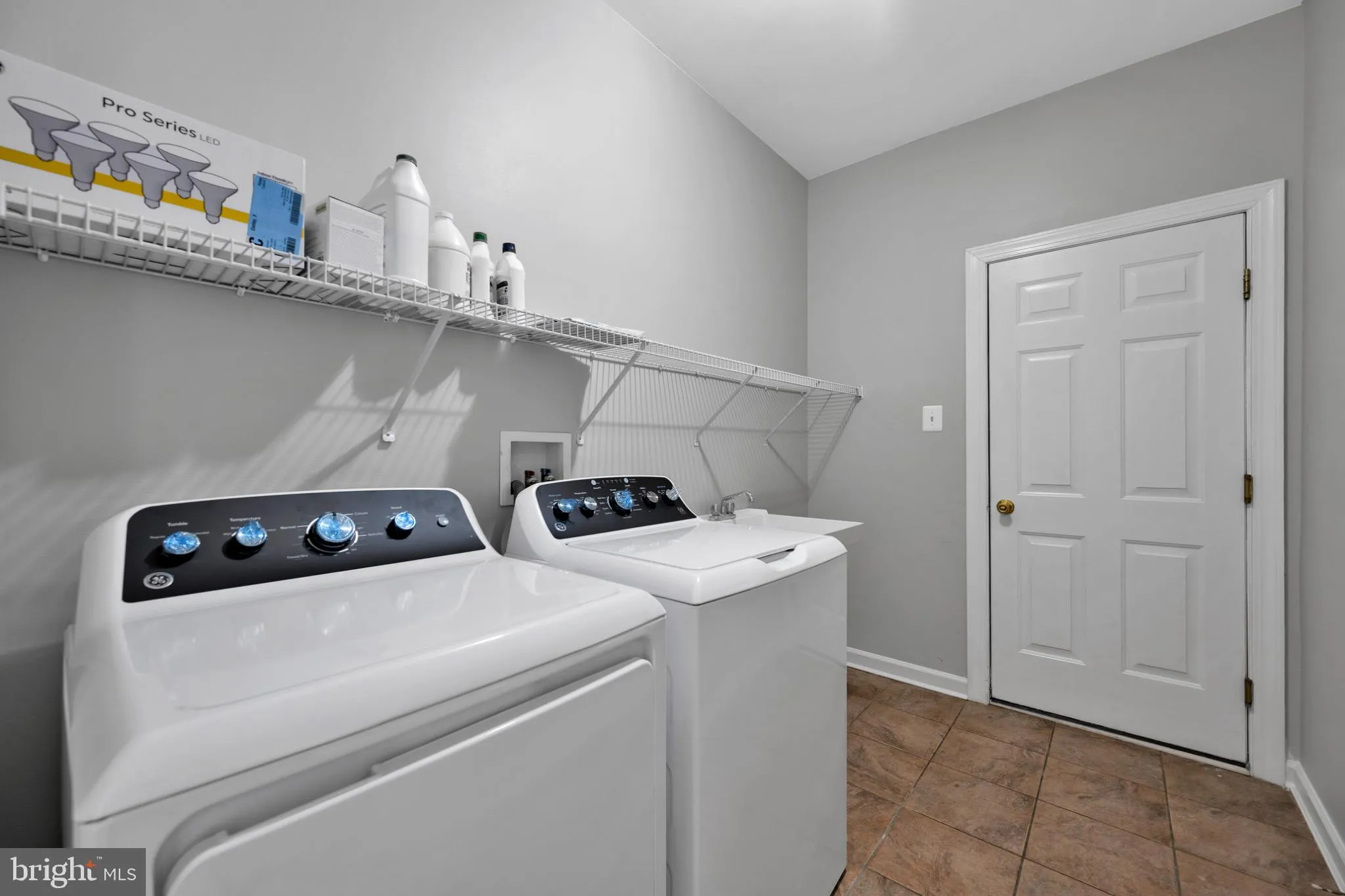 Harbeson, Delaware 19951, United States, 5 Bedrooms Bedrooms, ,4 BathroomsBathrooms,Residential,Active,182934