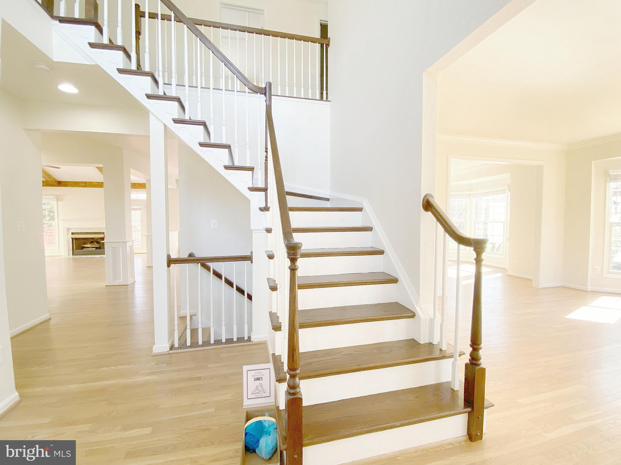 VALLEY VIEW MANOR - Residential Lease