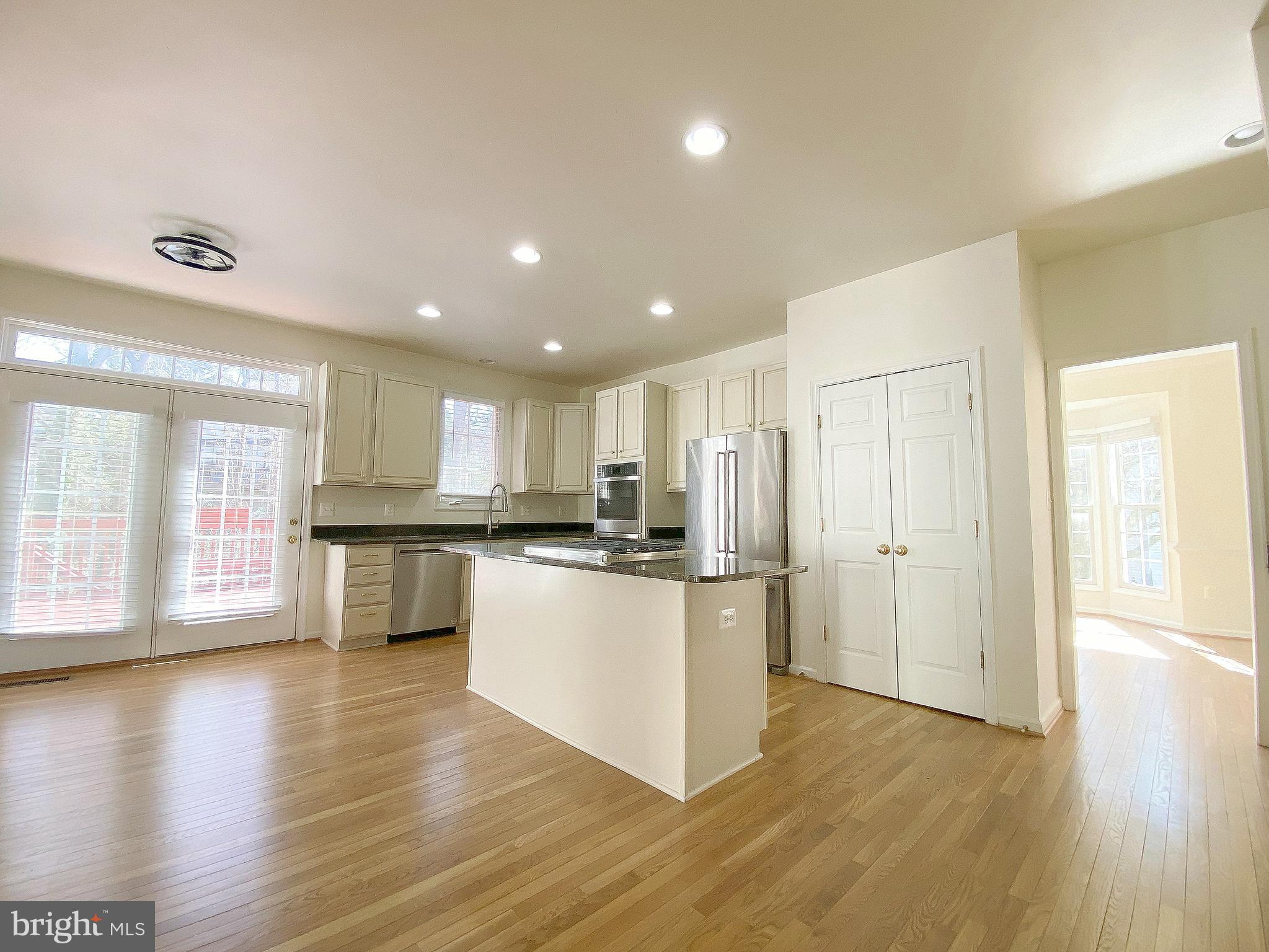 VALLEY VIEW MANOR - Residential Lease