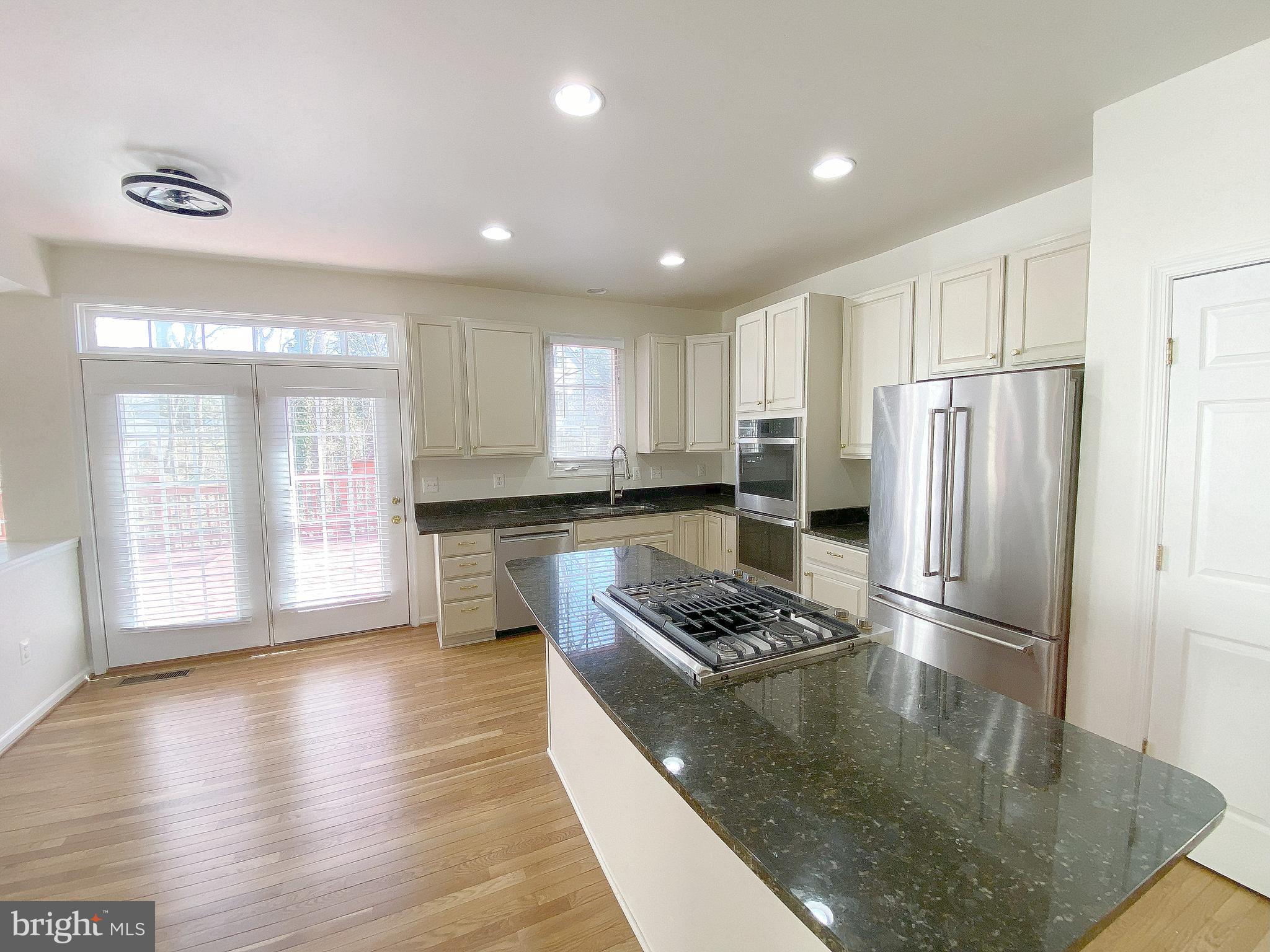 VALLEY VIEW MANOR - Residential Lease