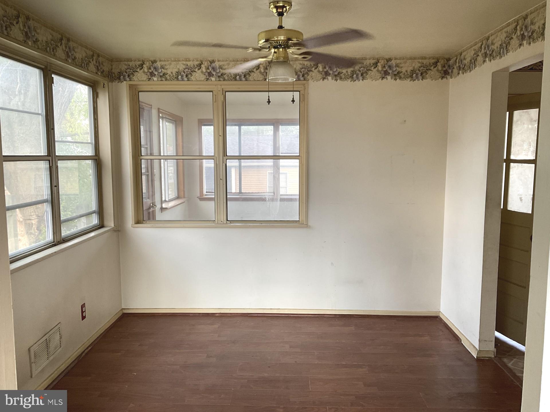 MUNROE GARDENS - Residential