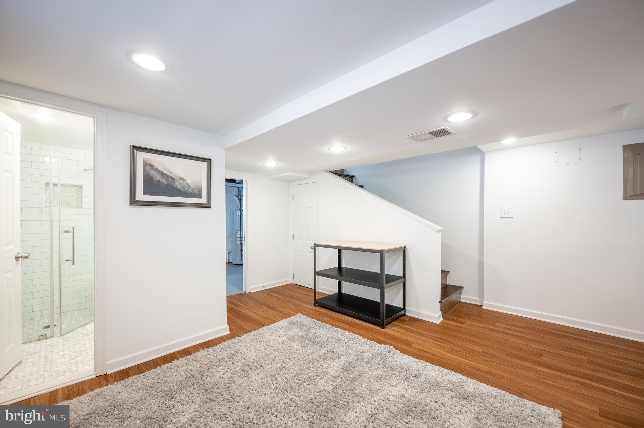 WAVERLY TAYLOR - Residential