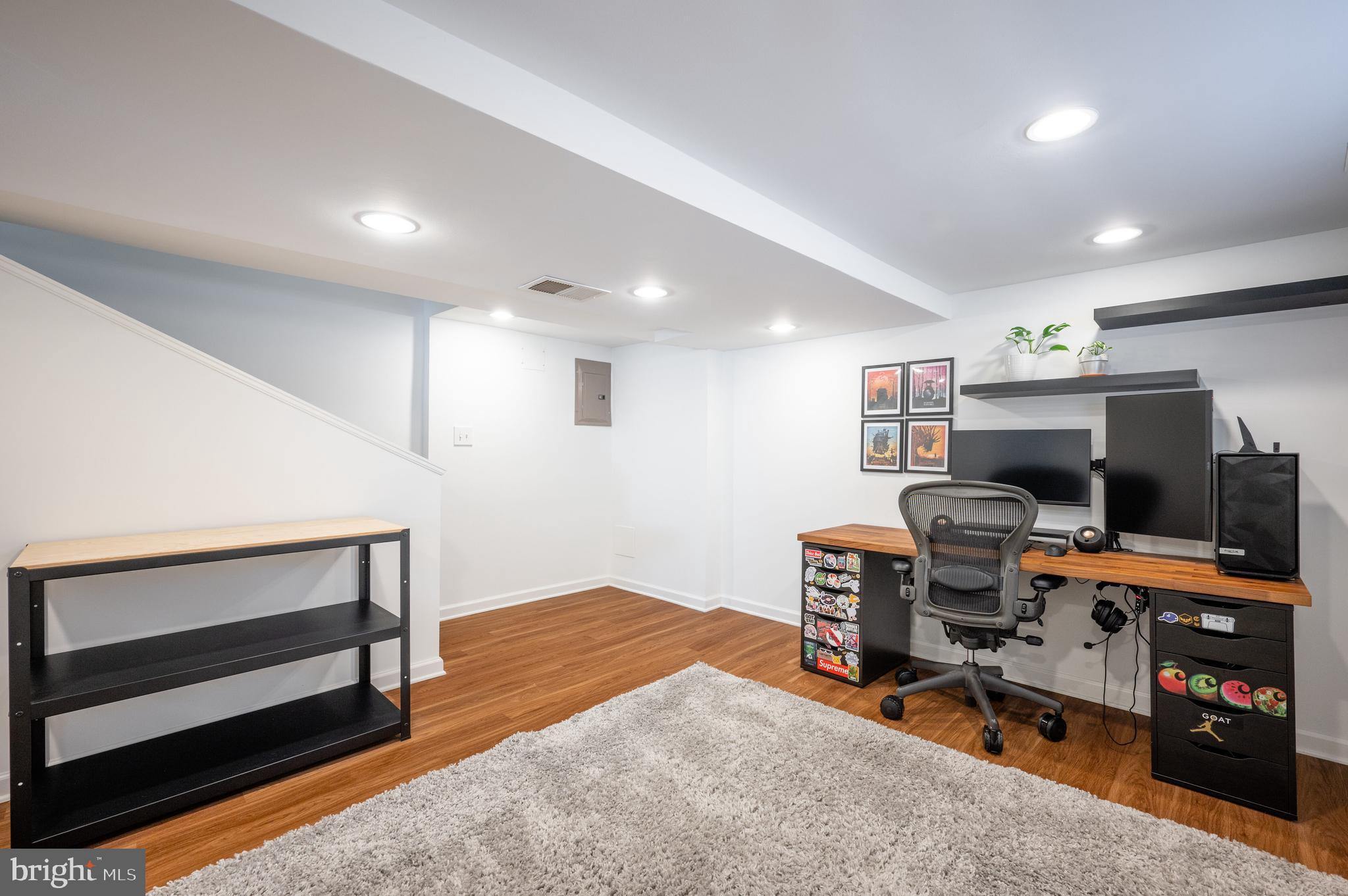 WAVERLY TAYLOR - Residential