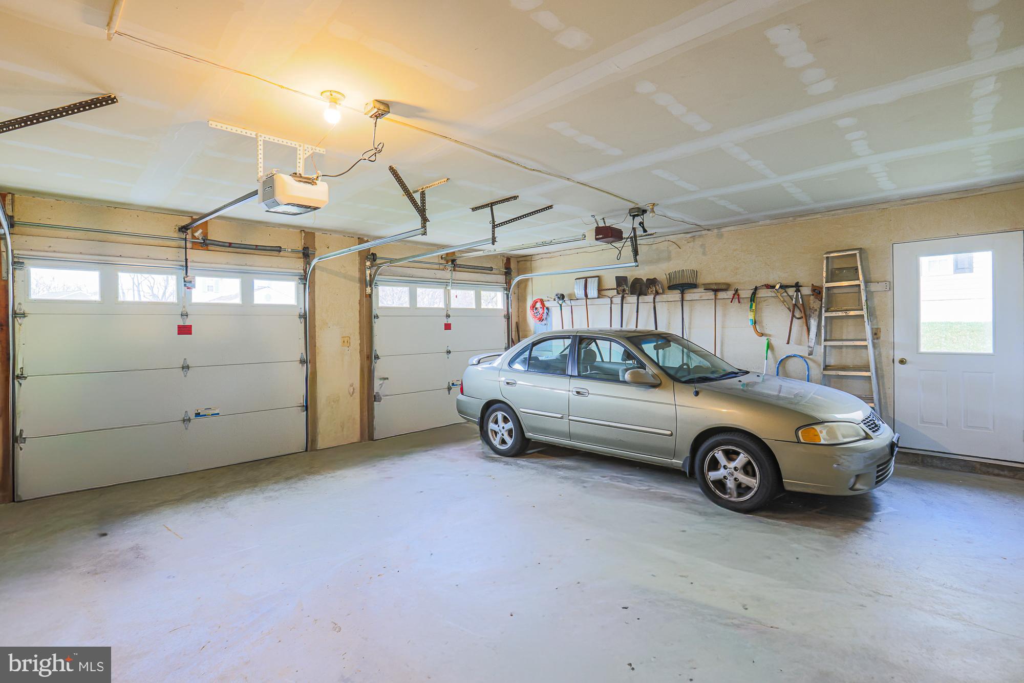 OAKS OF HARFORD - Residential