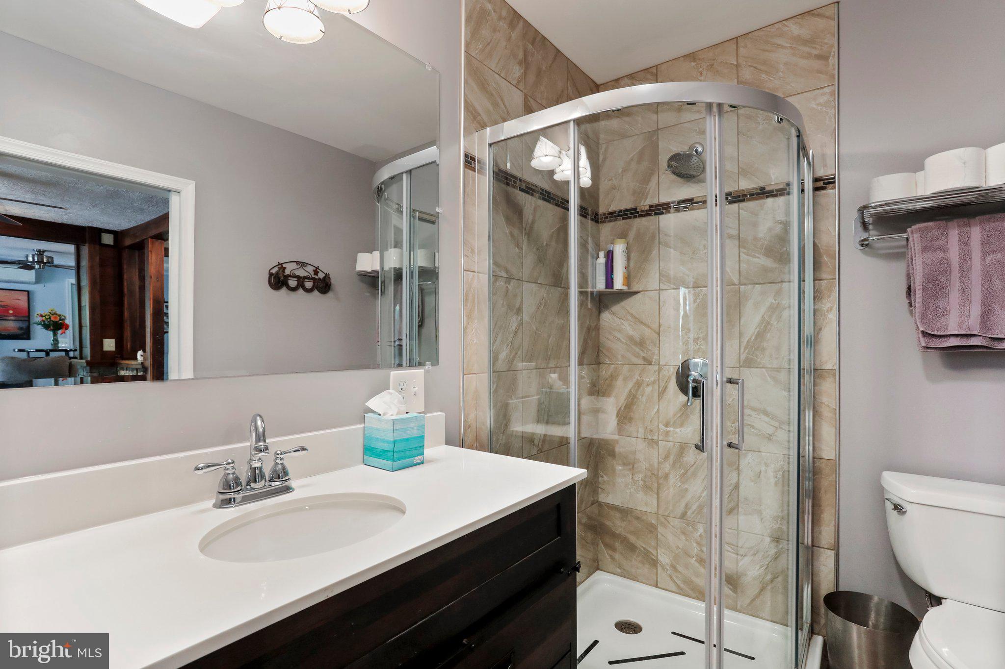 SLEEPY CREEK ORCHARD - Farm