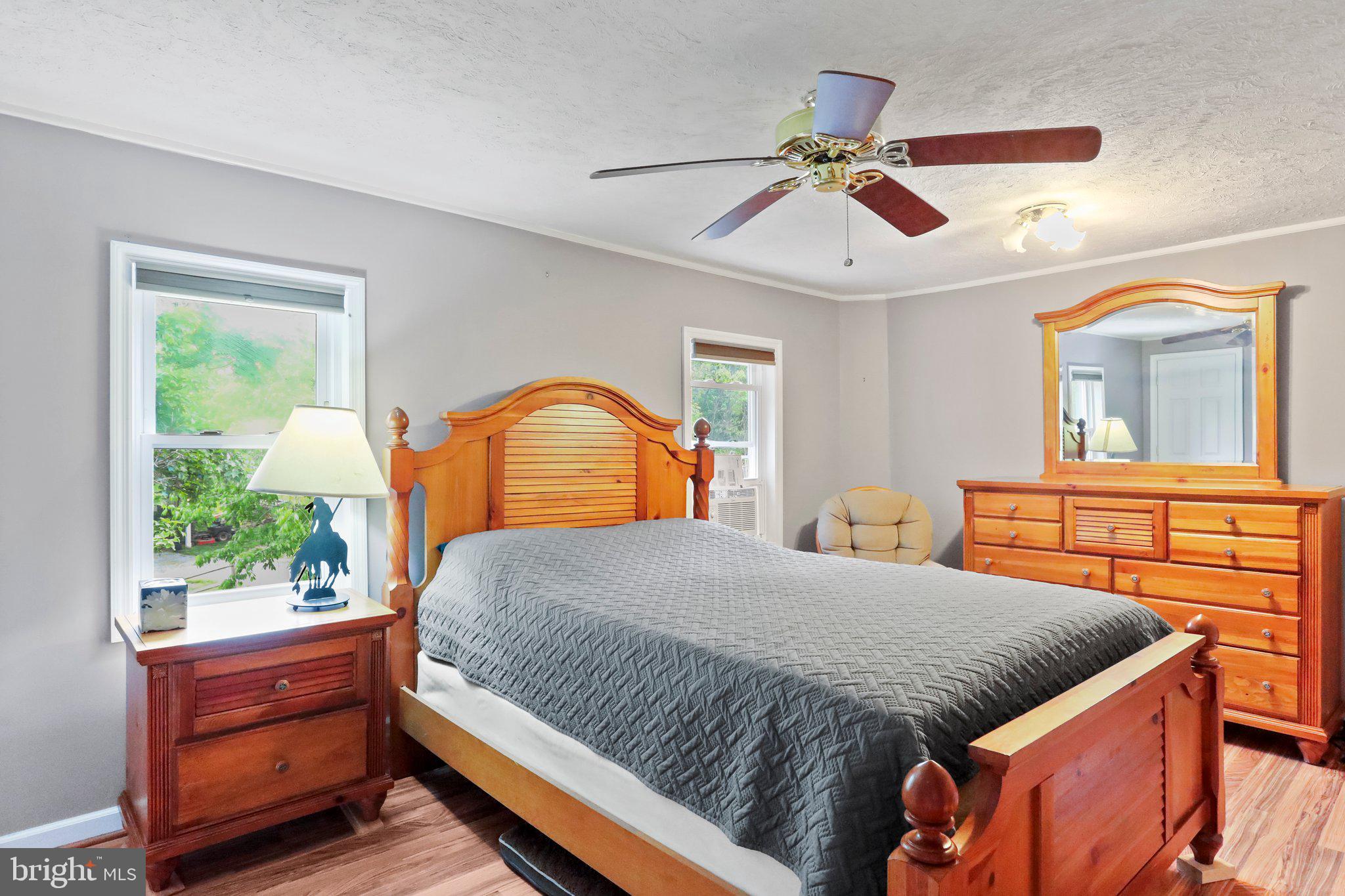 SLEEPY CREEK ORCHARD - Farm