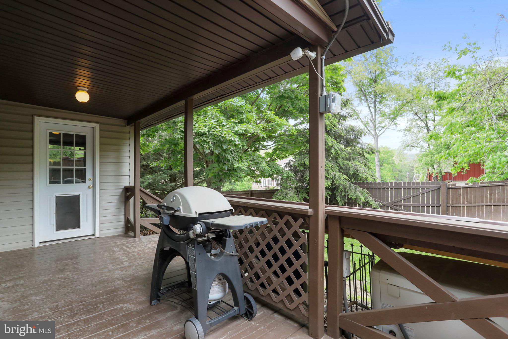 SLEEPY CREEK ORCHARD - Farm