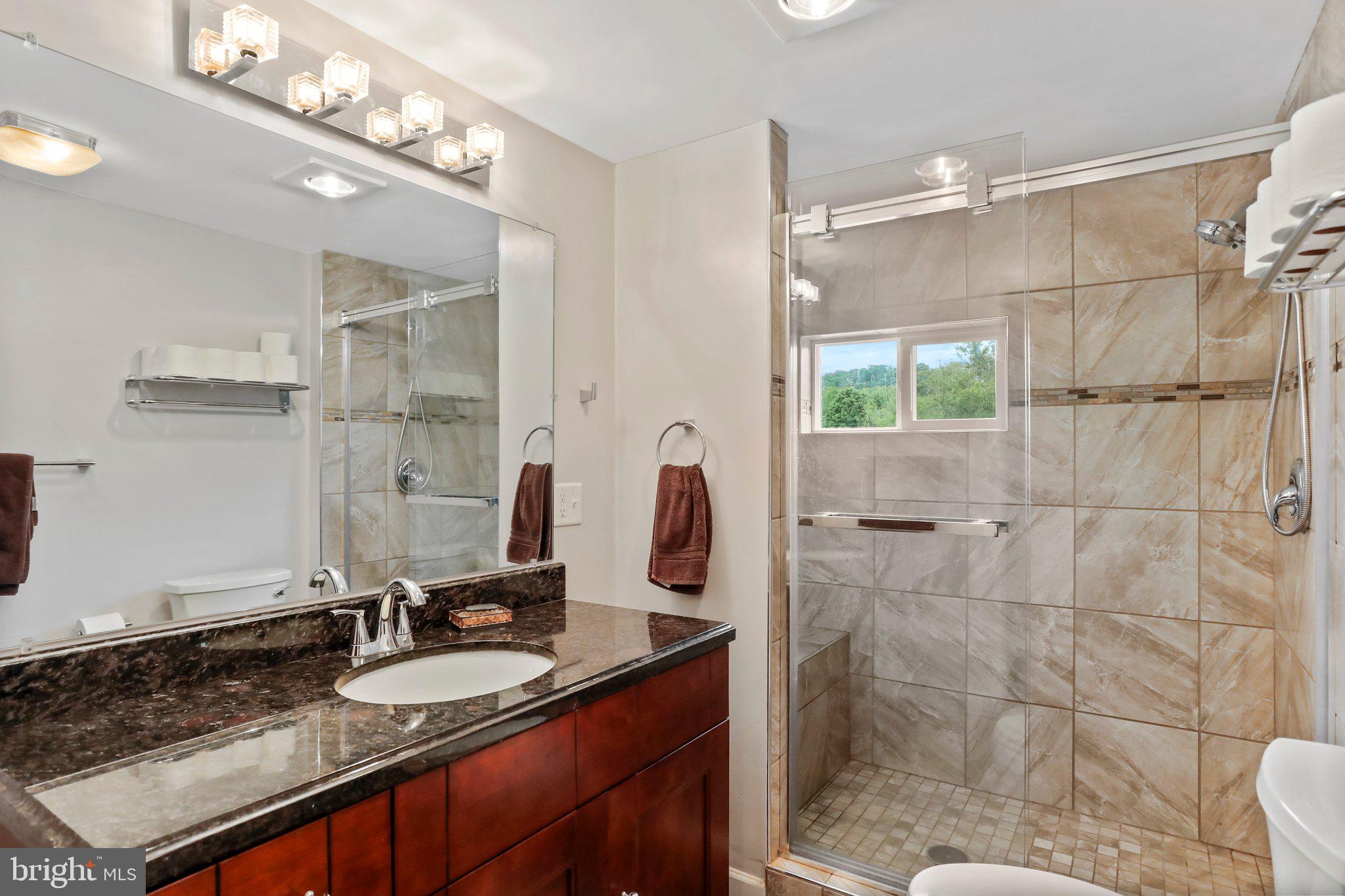 SLEEPY CREEK ORCHARD - Farm