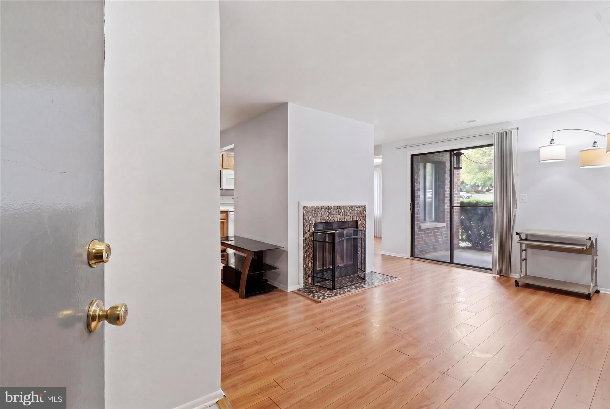 FARMINGDALE - Residential