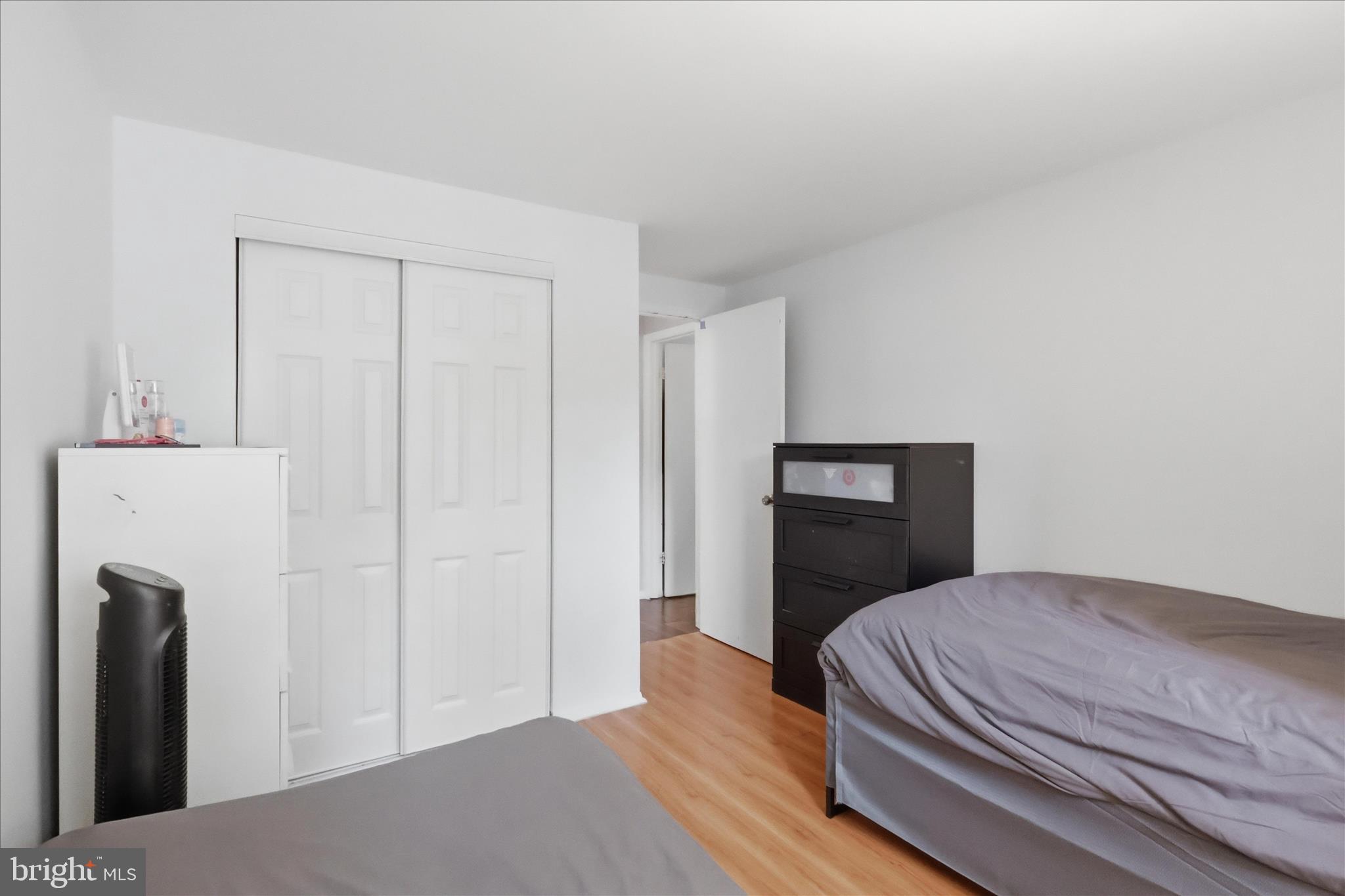 FARMINGDALE - Residential