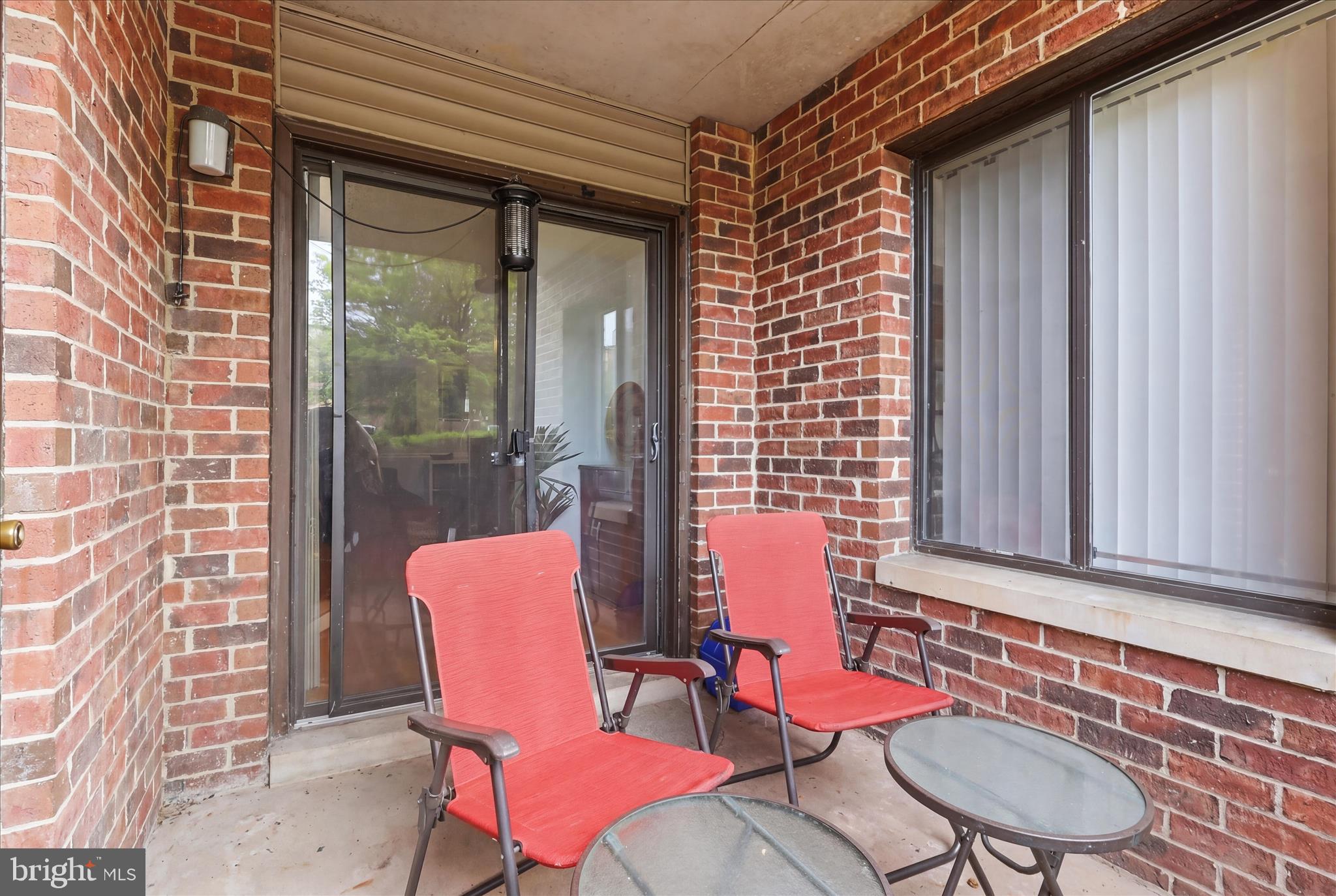 FARMINGDALE - Residential