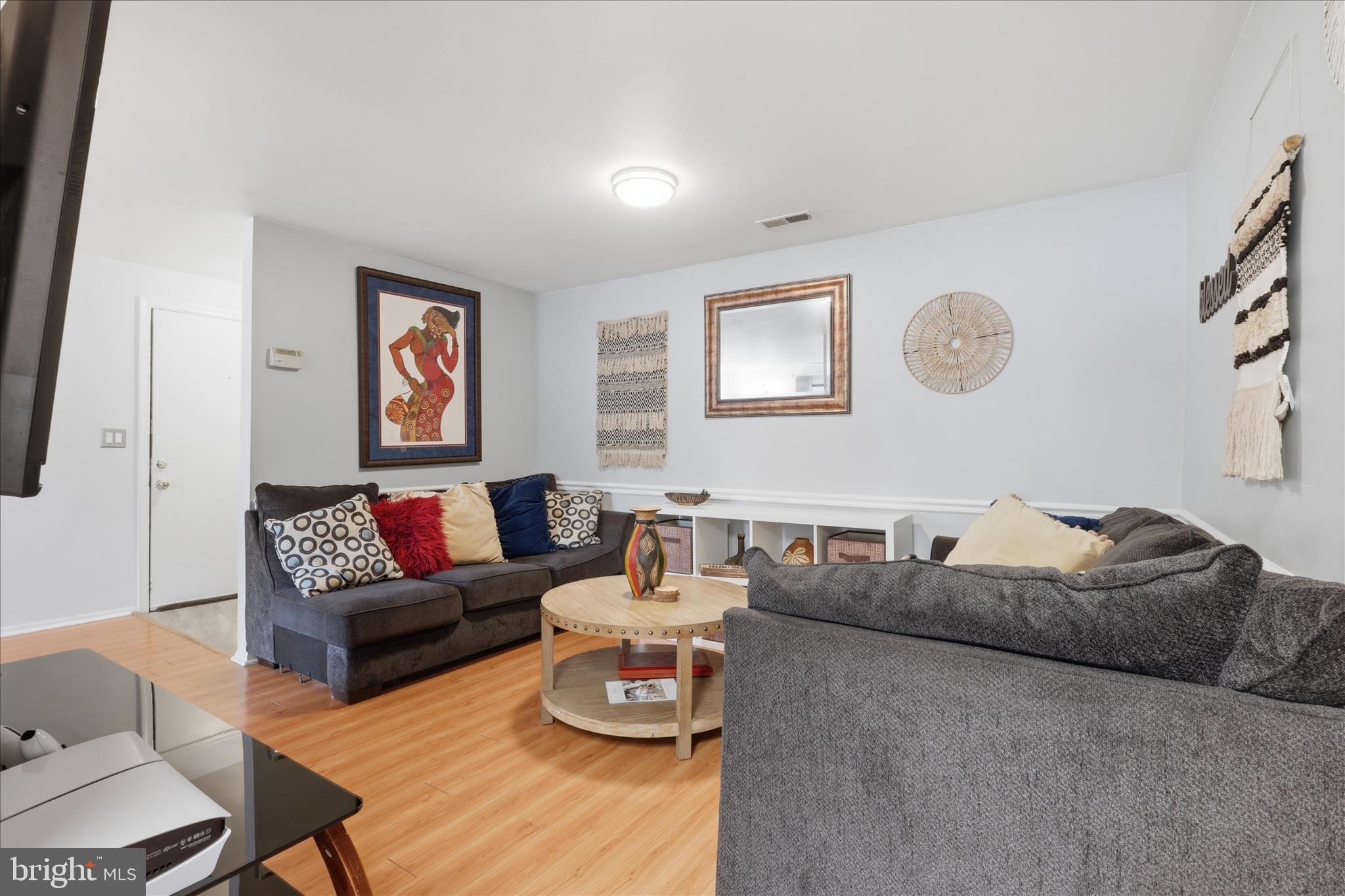 FARMINGDALE - Residential