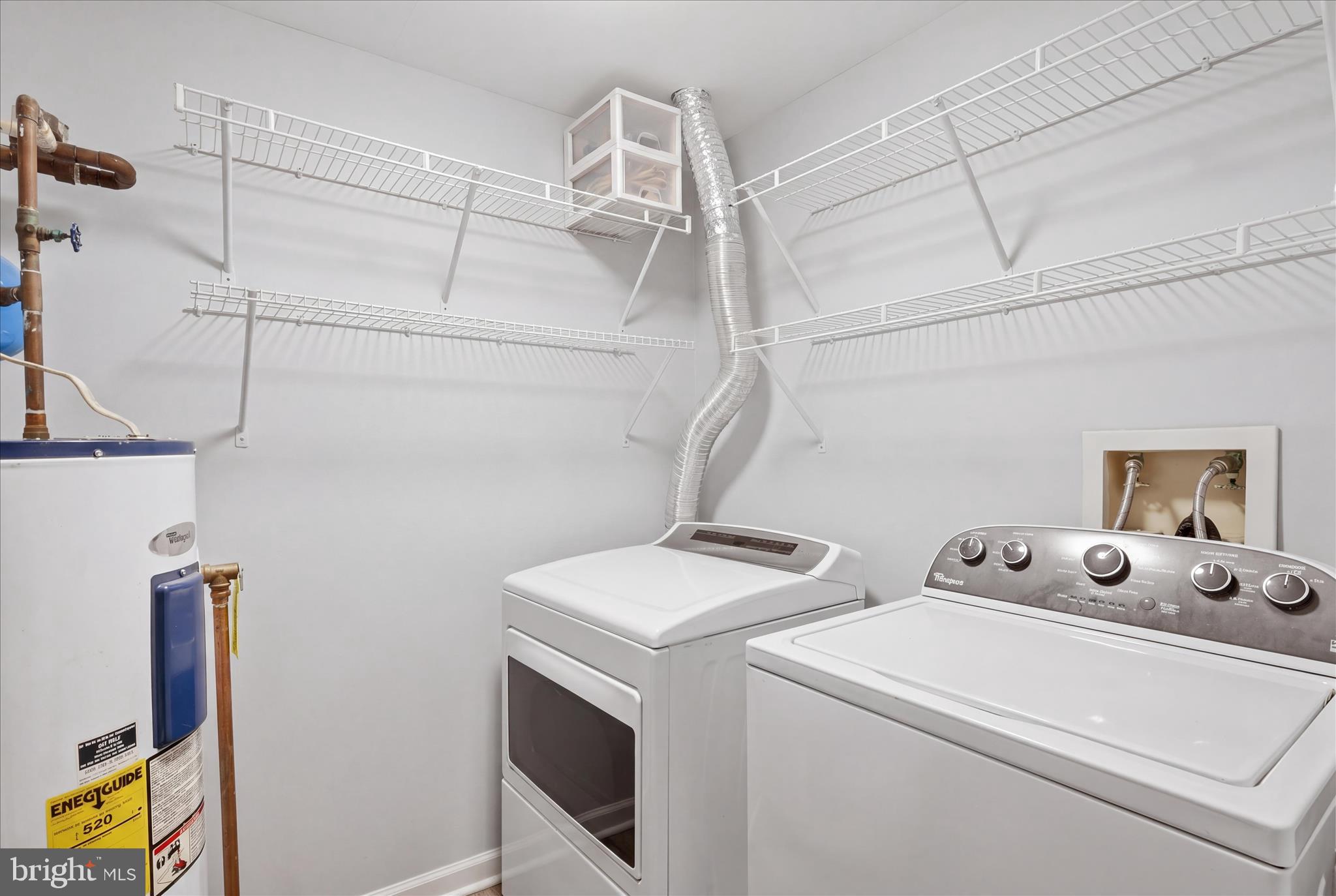 FARMINGDALE - Residential