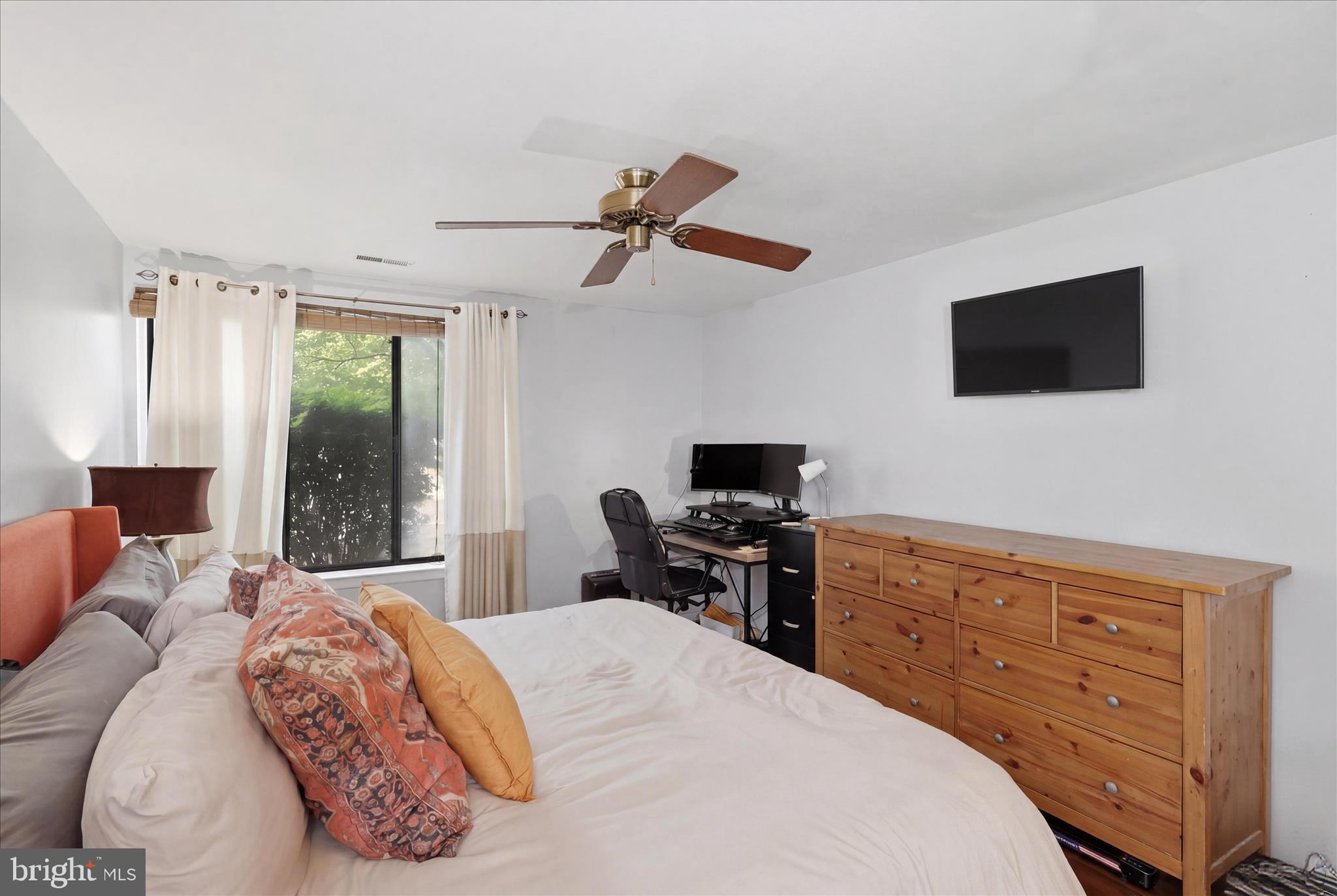 FARMINGDALE - Residential