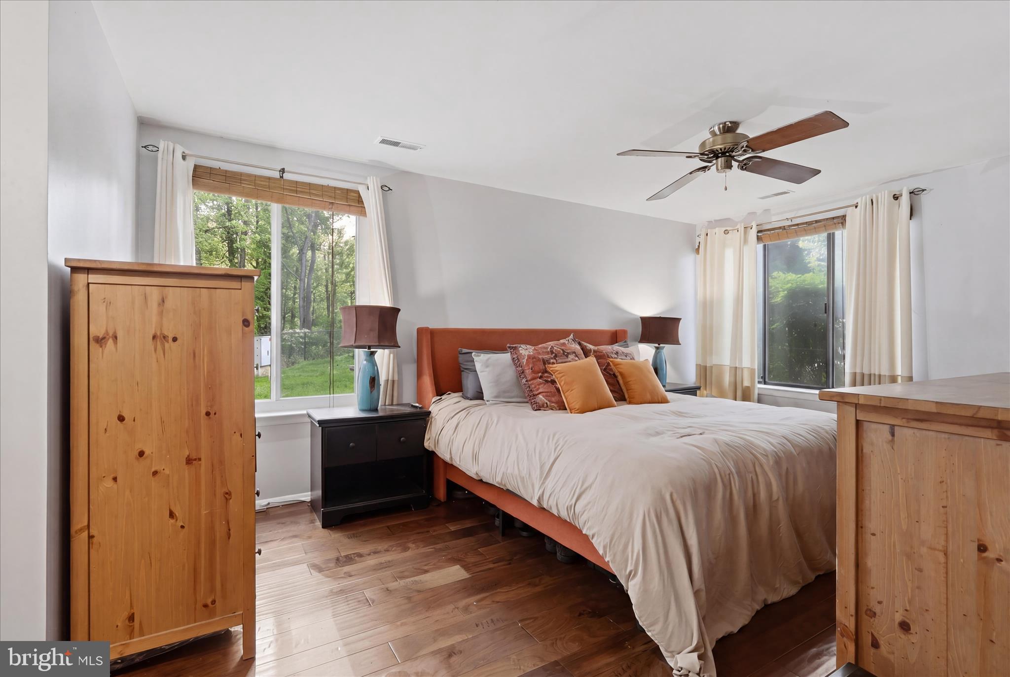 FARMINGDALE - Residential