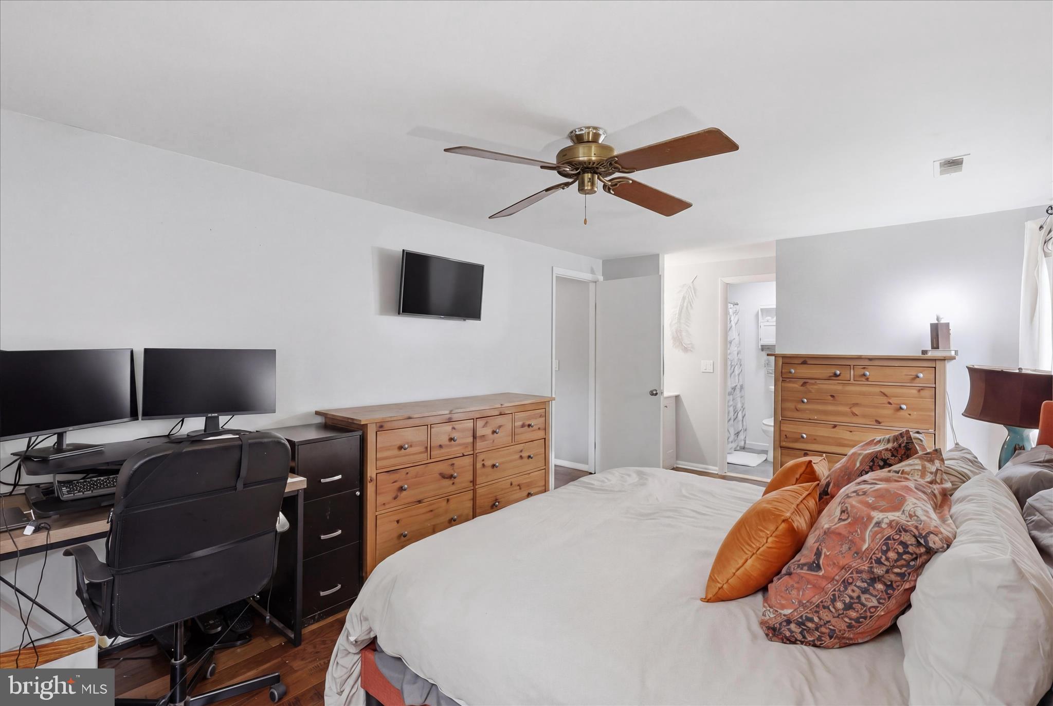 FARMINGDALE - Residential