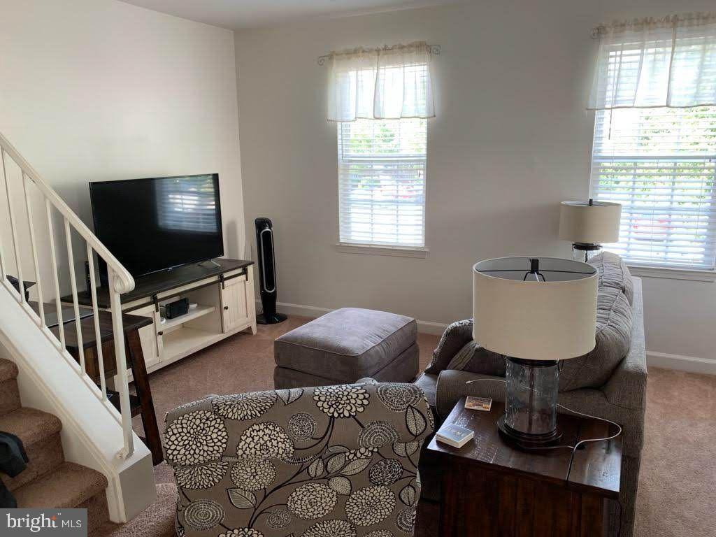 PINEY ORCHARD - Residential Lease