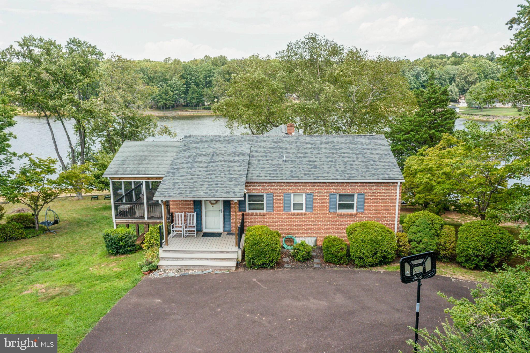 BLUE RIDGE SHORES - Residential