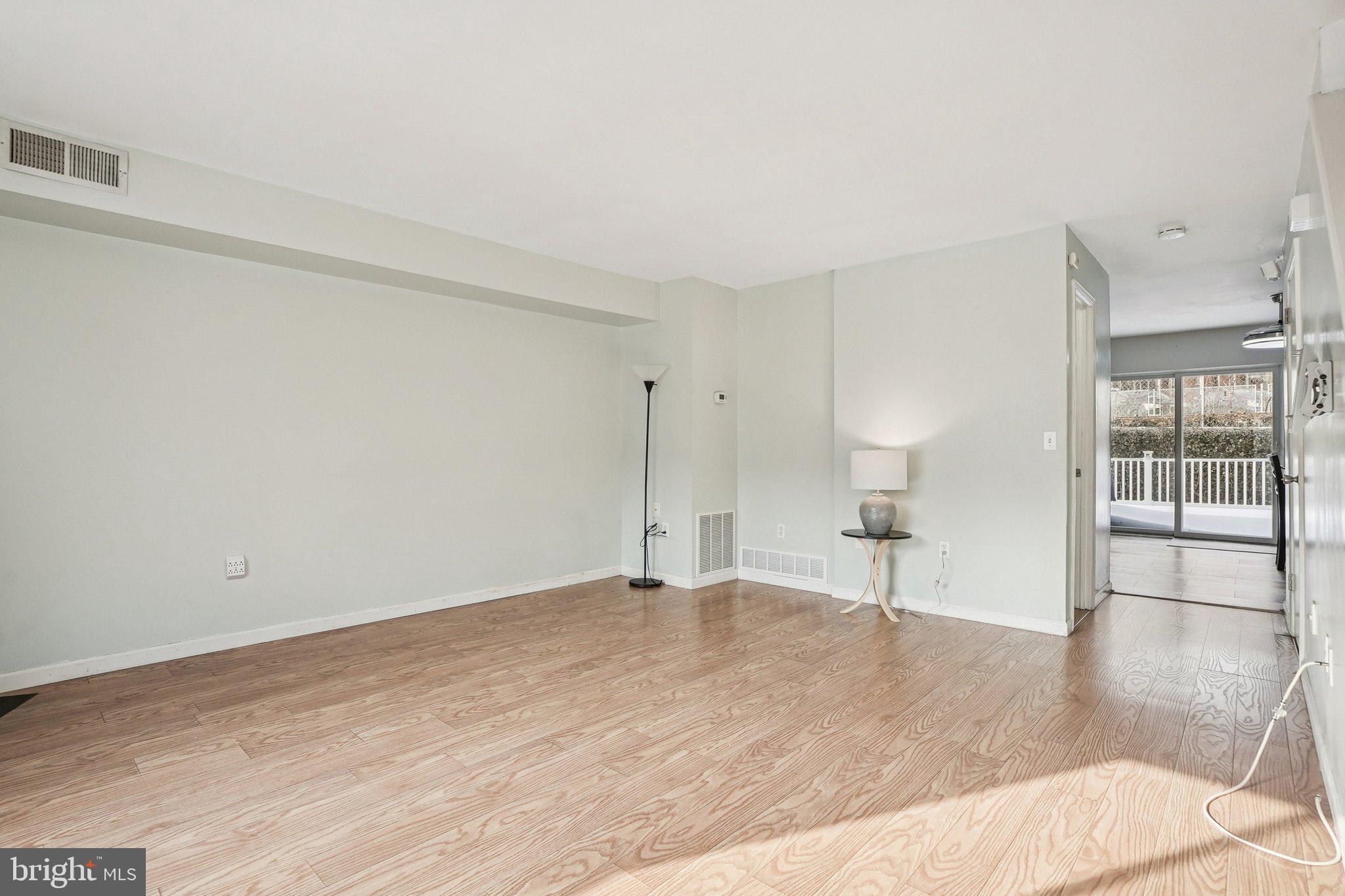 EAST FALLS - Residential