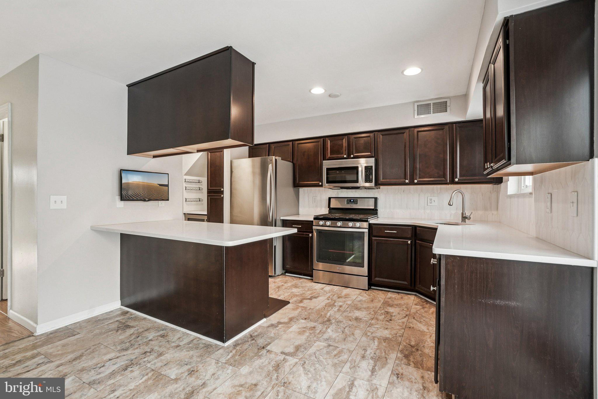 EAST FALLS - Residential