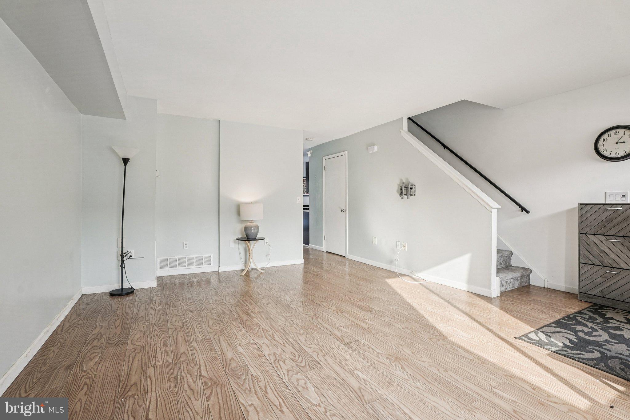 EAST FALLS - Residential