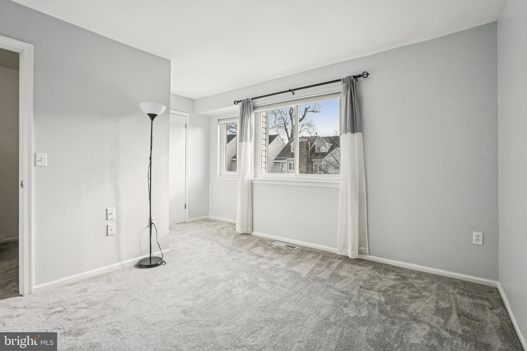 EAST FALLS - Residential