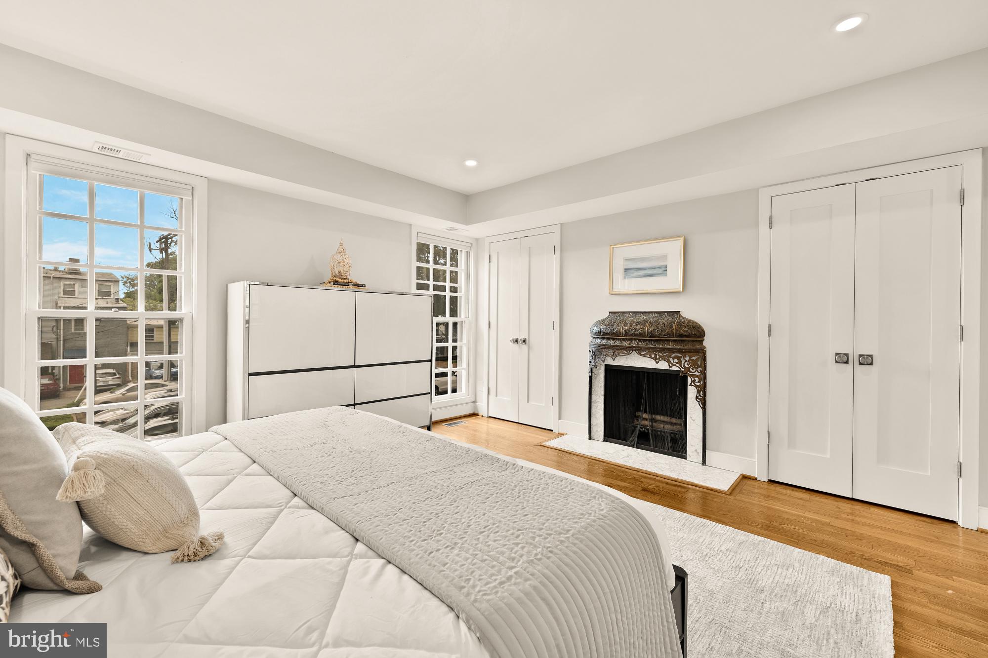 OLD TOWN ALEXANDRIA - Residential