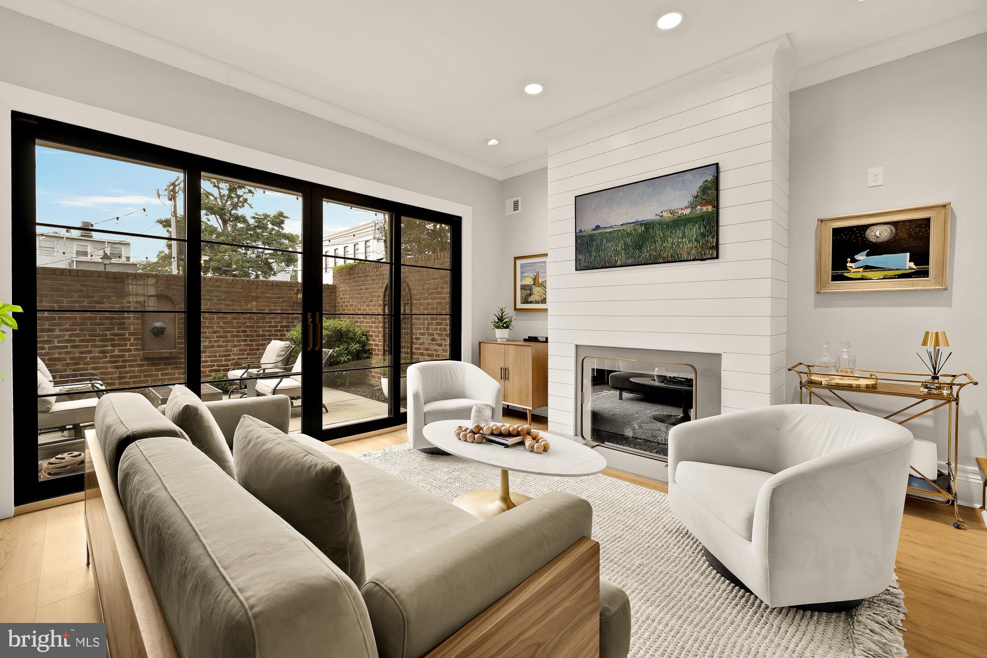 OLD TOWN ALEXANDRIA - Residential