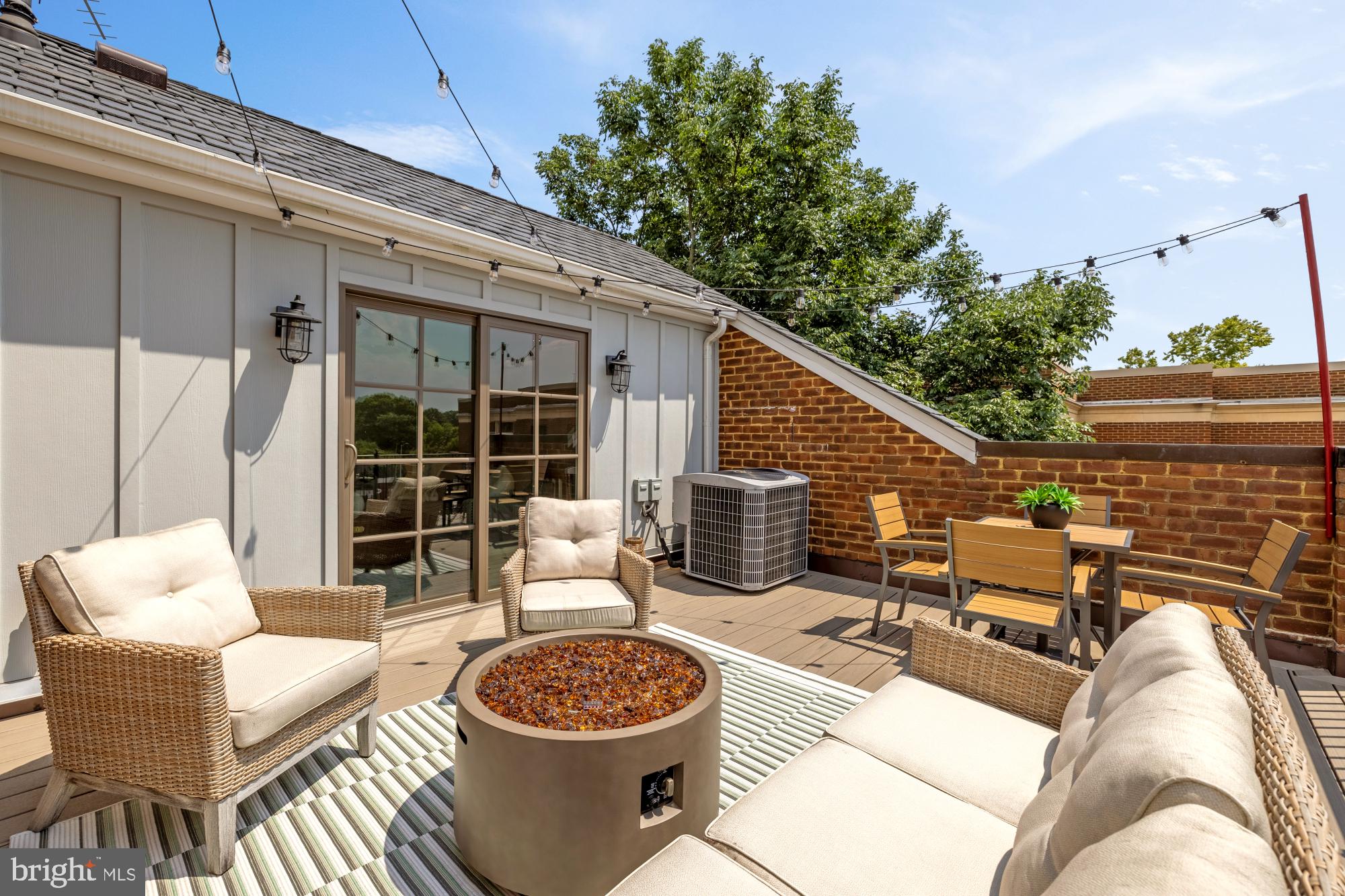 OLD TOWN ALEXANDRIA - Residential