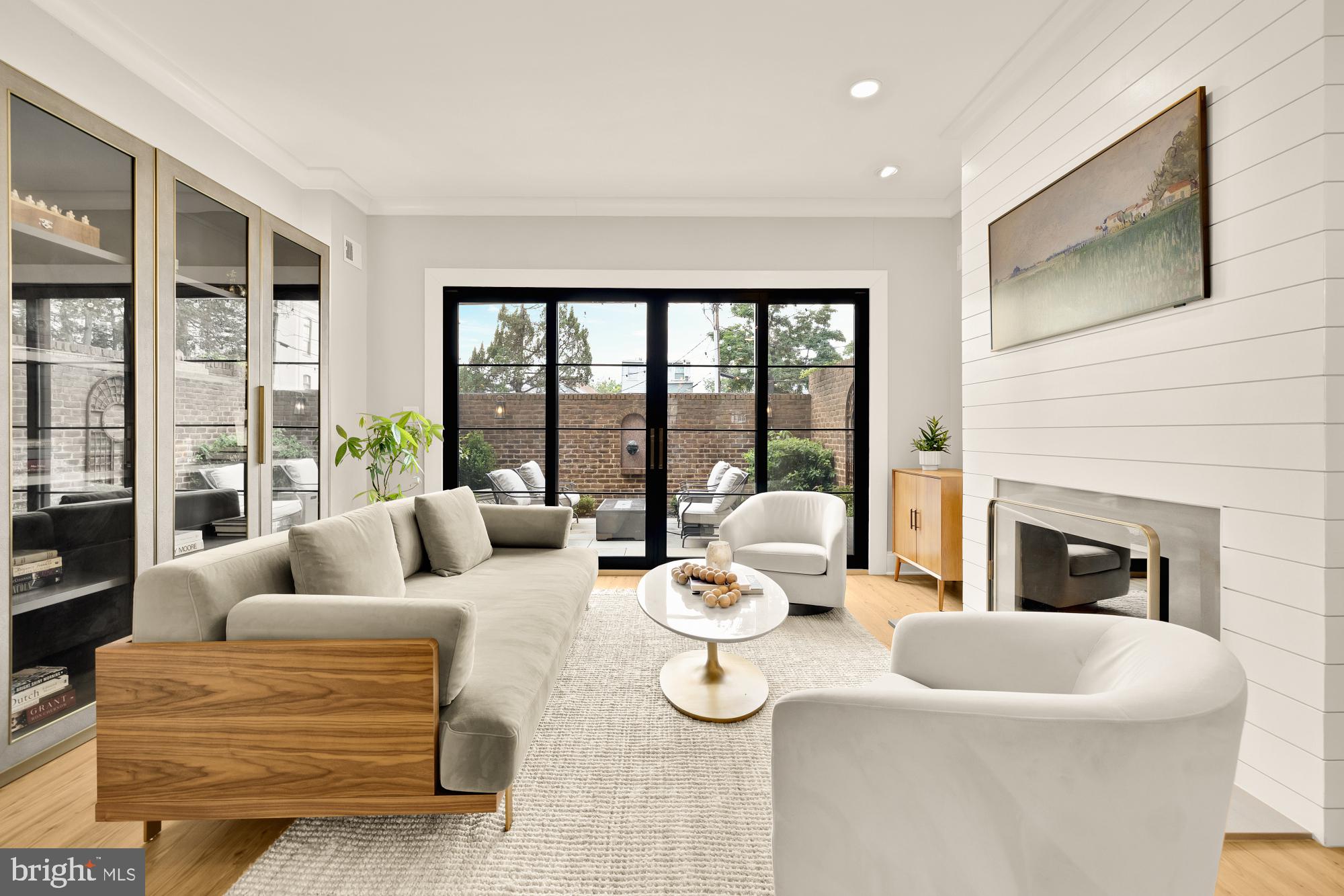 OLD TOWN ALEXANDRIA - Residential