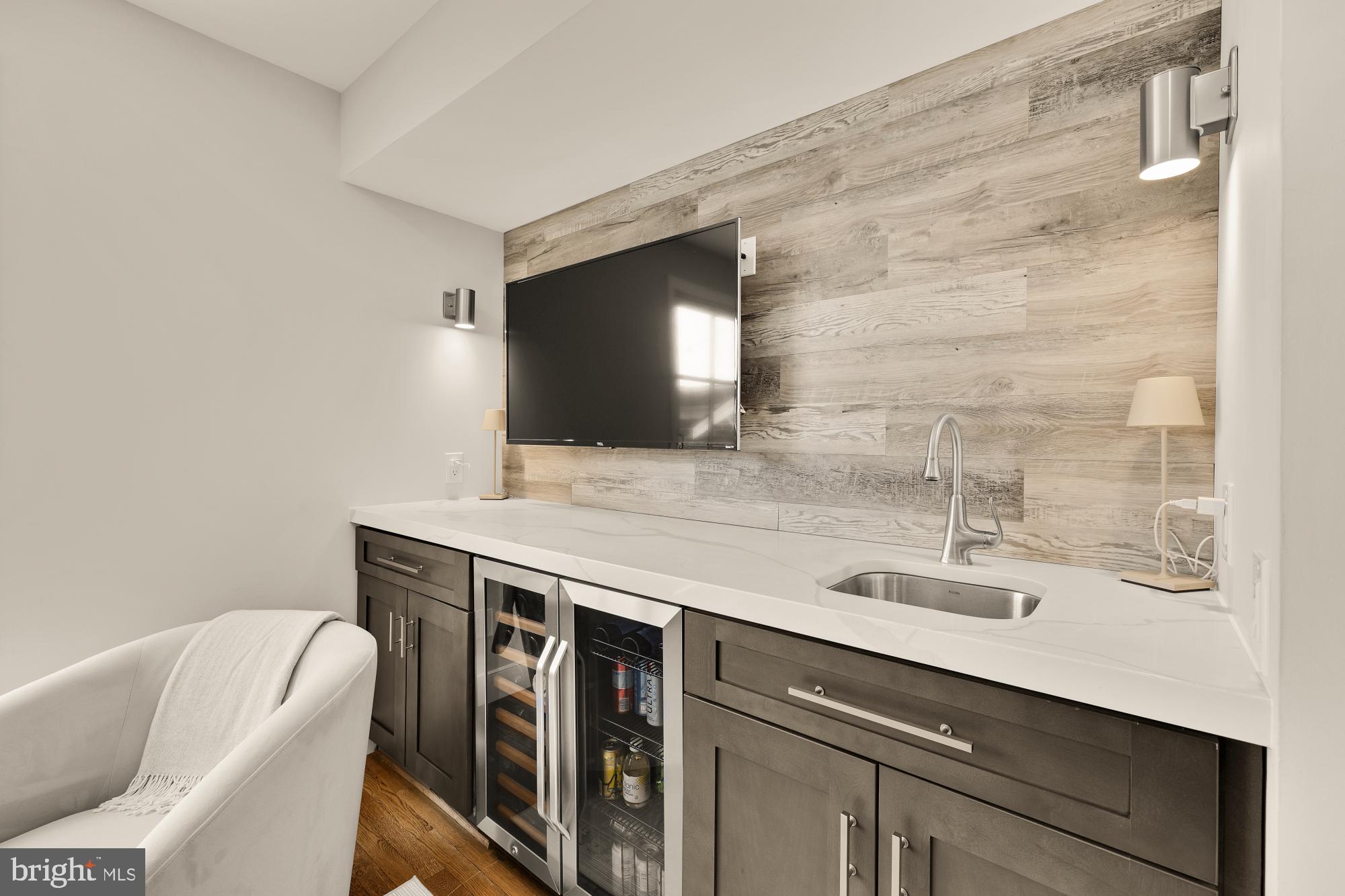 OLD TOWN ALEXANDRIA - Residential