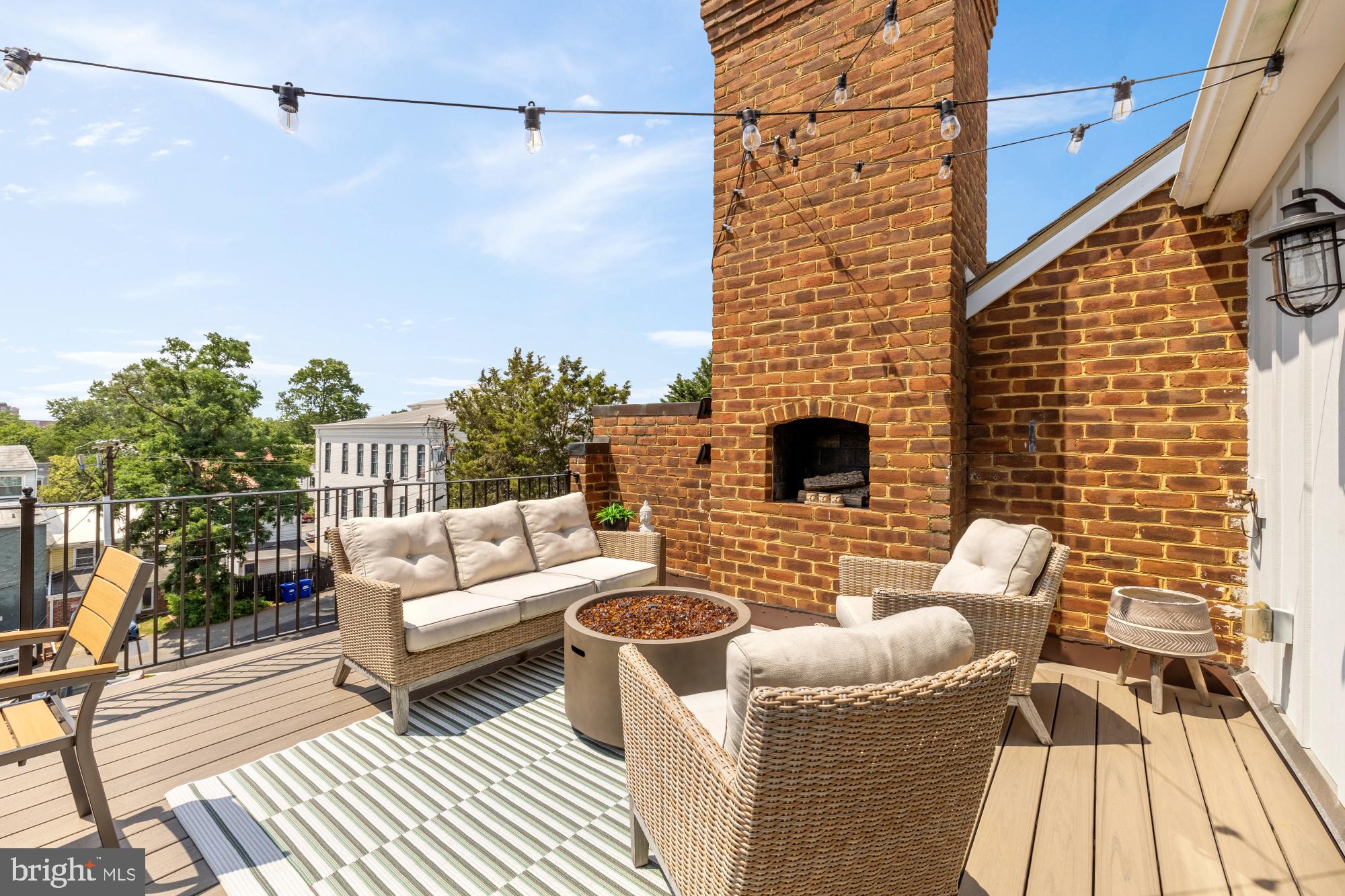 OLD TOWN ALEXANDRIA - Residential