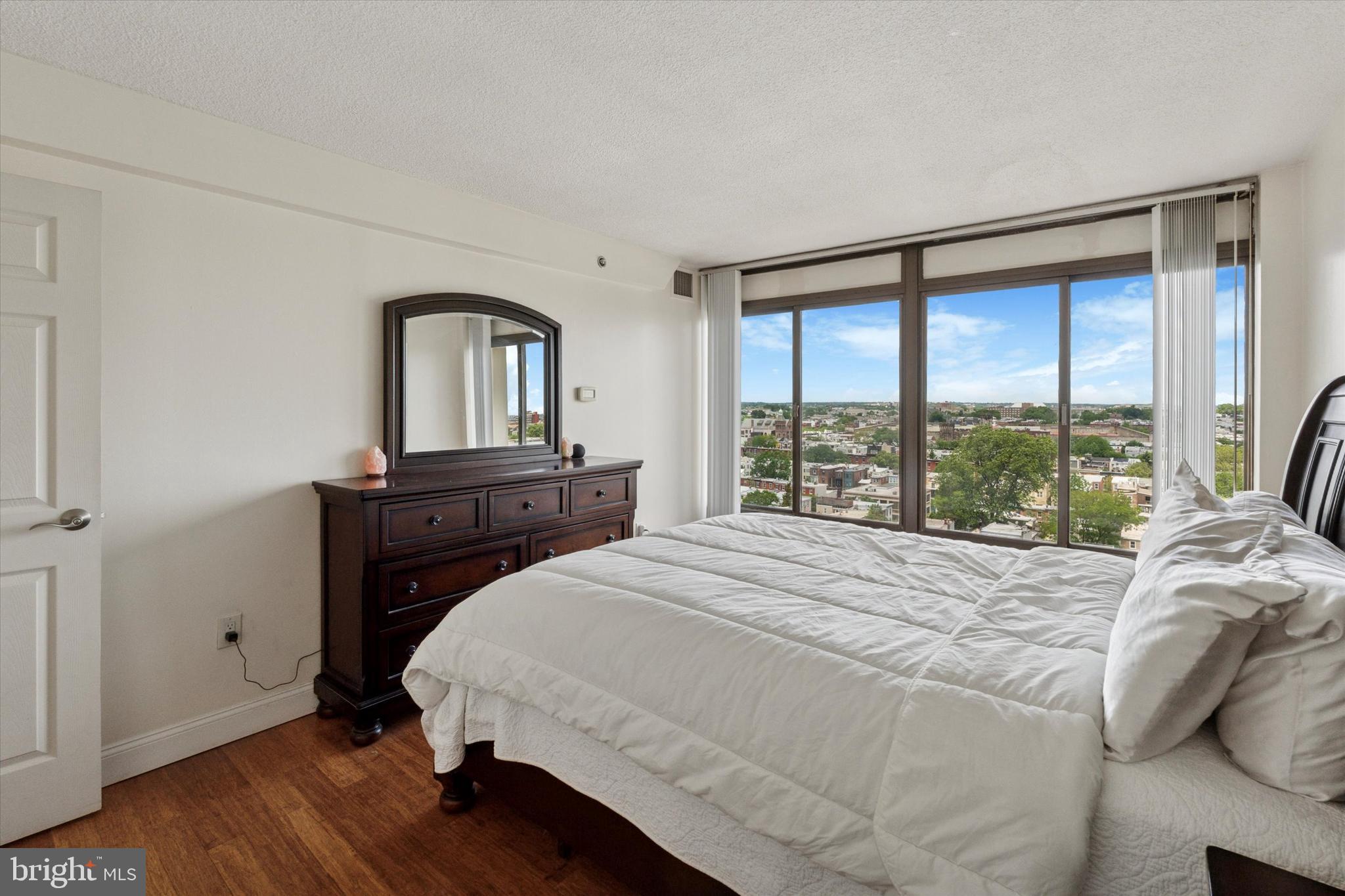 FAIRMOUNT - Residential