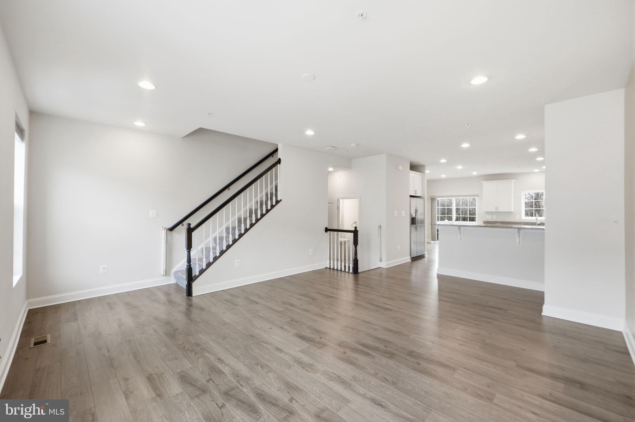 SPRING CREEK - Residential